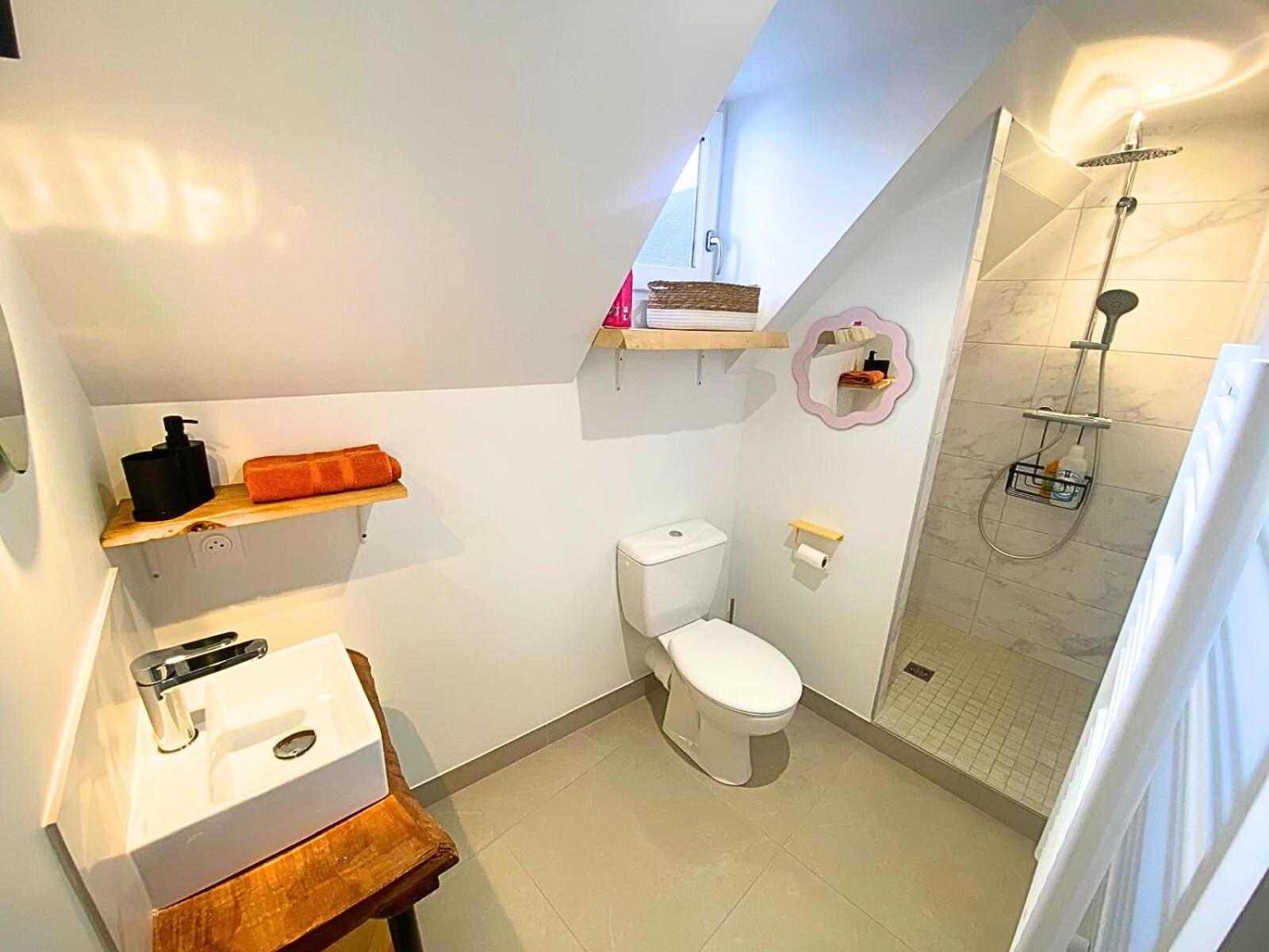 Studio Pop-25m2-Neuf et coloré - WiFi-Netflix