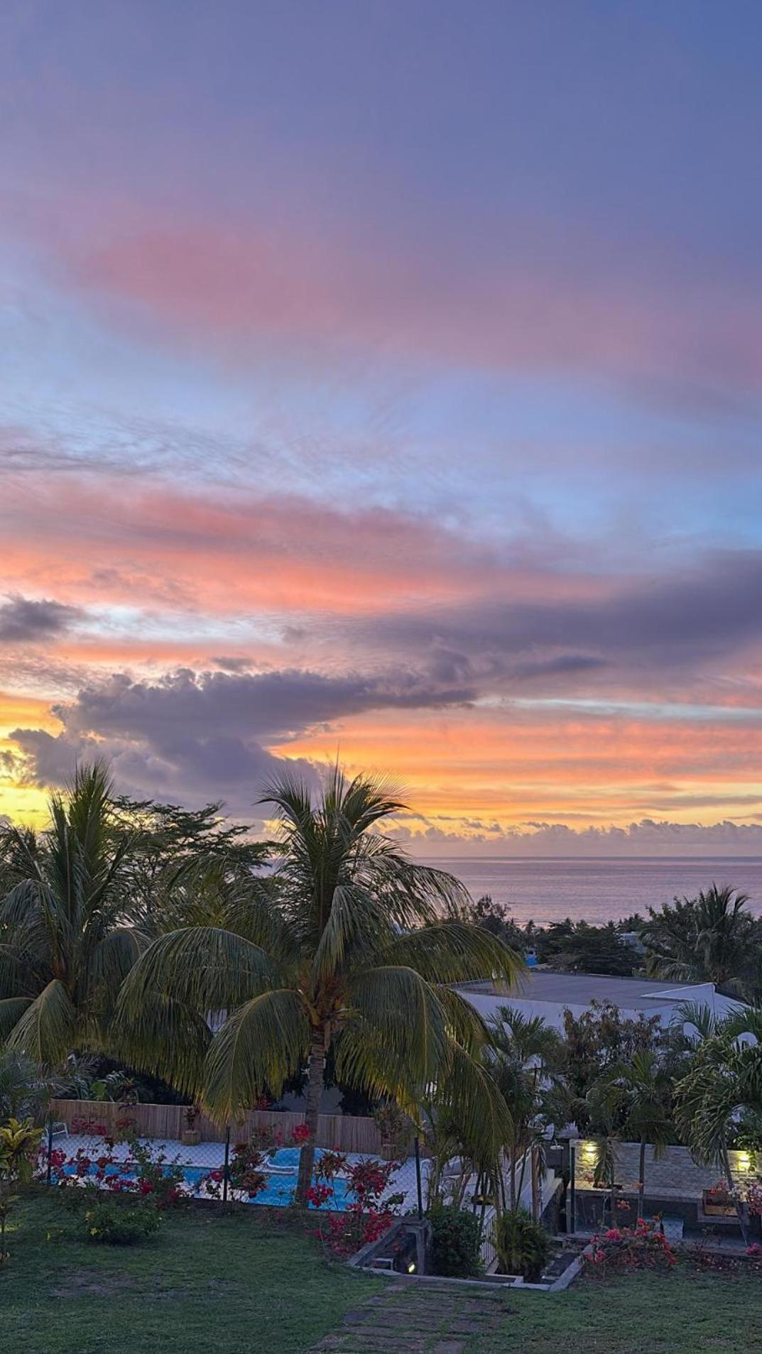 LAKAZ DEL VISTA - Luxurious new apartments with panoramic sea views, pool & garden retreat