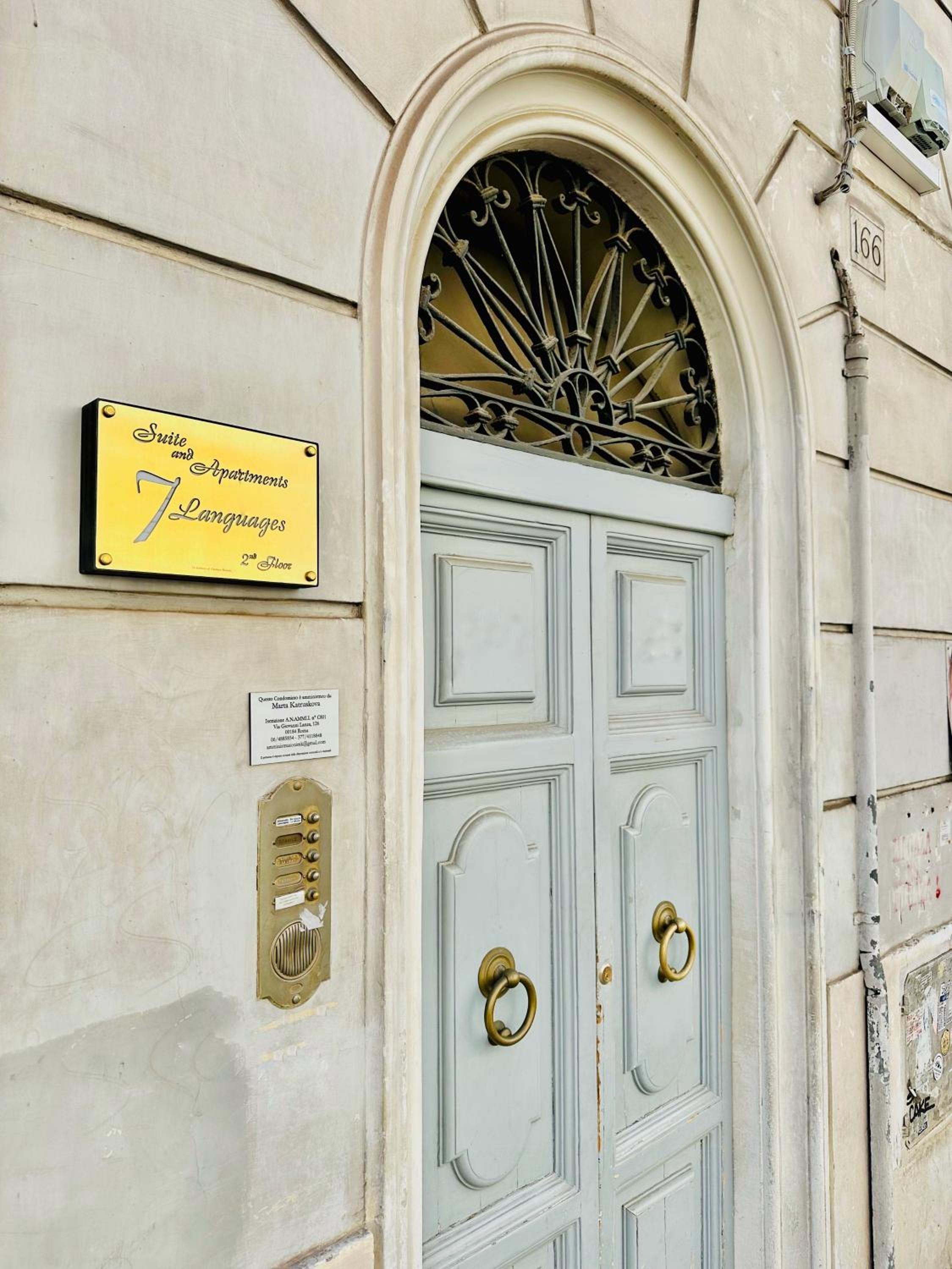 Vacanze Romane Suite 7 Languages