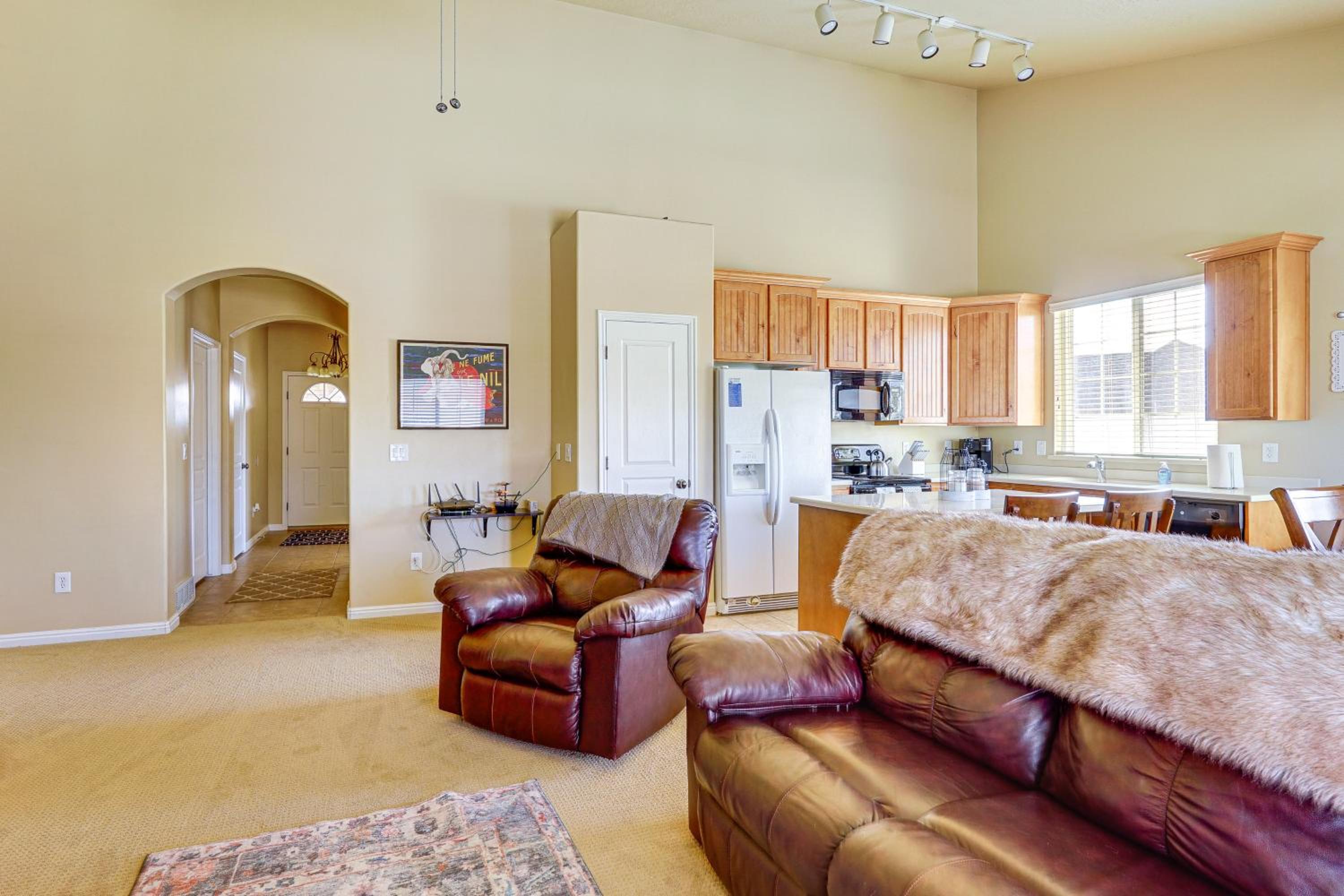 3,600 Sq Ft, Large Fenced Yard Heber City Retreat