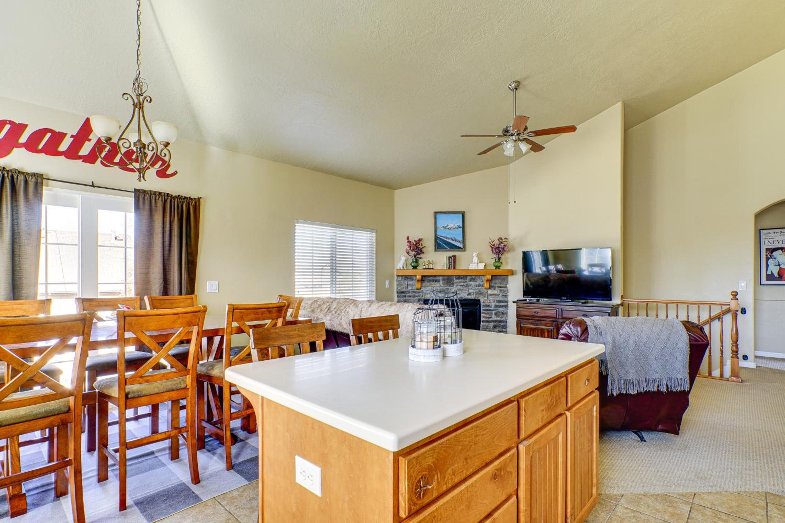 3,600 Sq Ft, Large Fenced Yard Heber City Retreat