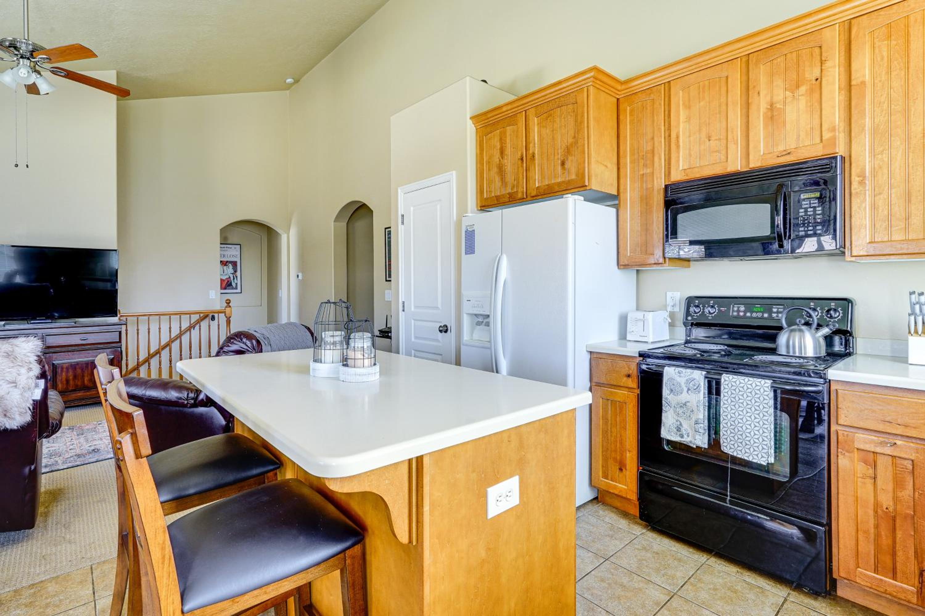 3,600 Sq Ft, Large Fenced Yard Heber City Retreat