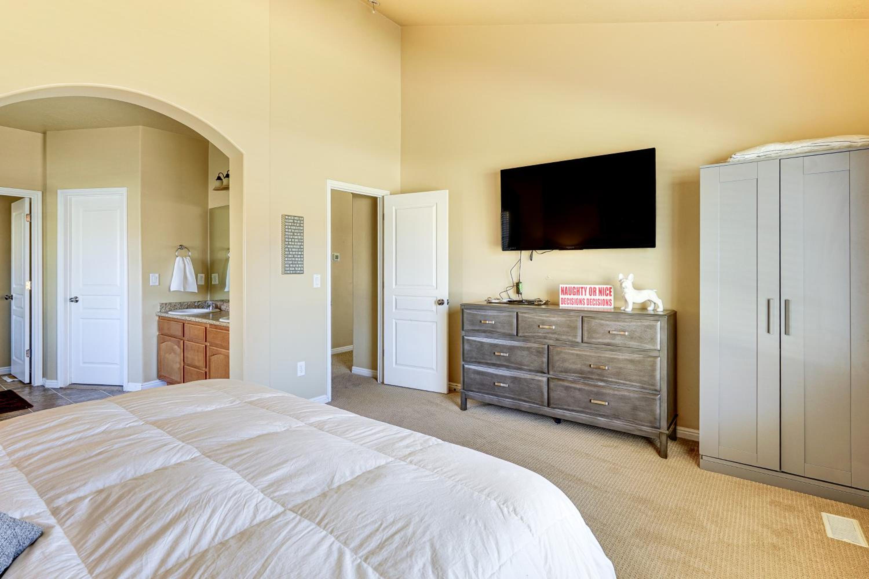 3,600 Sq Ft, Large Fenced Yard Heber City Retreat