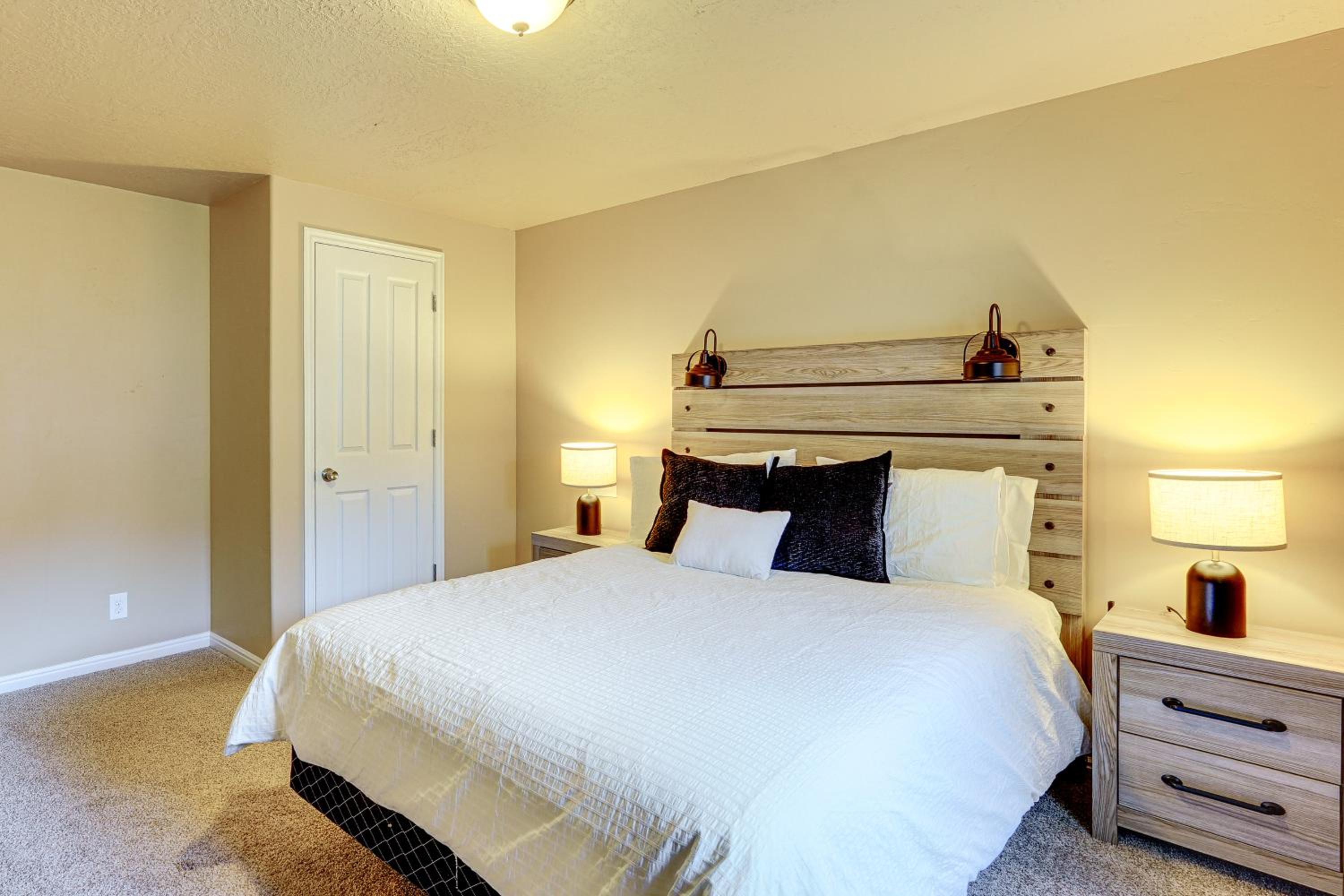 3,600 Sq Ft, Large Fenced Yard Heber City Retreat