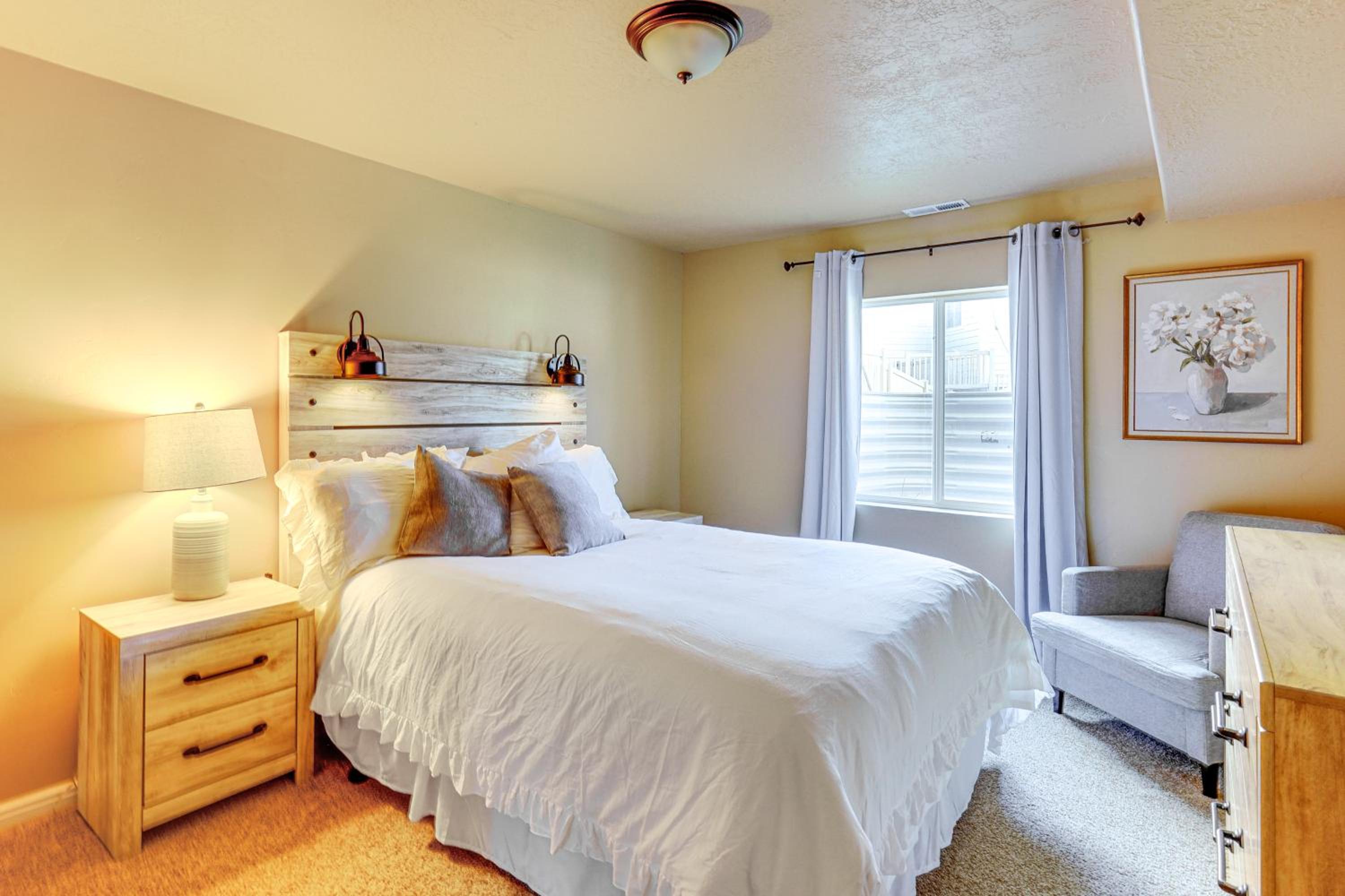 3,600 Sq Ft, Large Fenced Yard Heber City Retreat