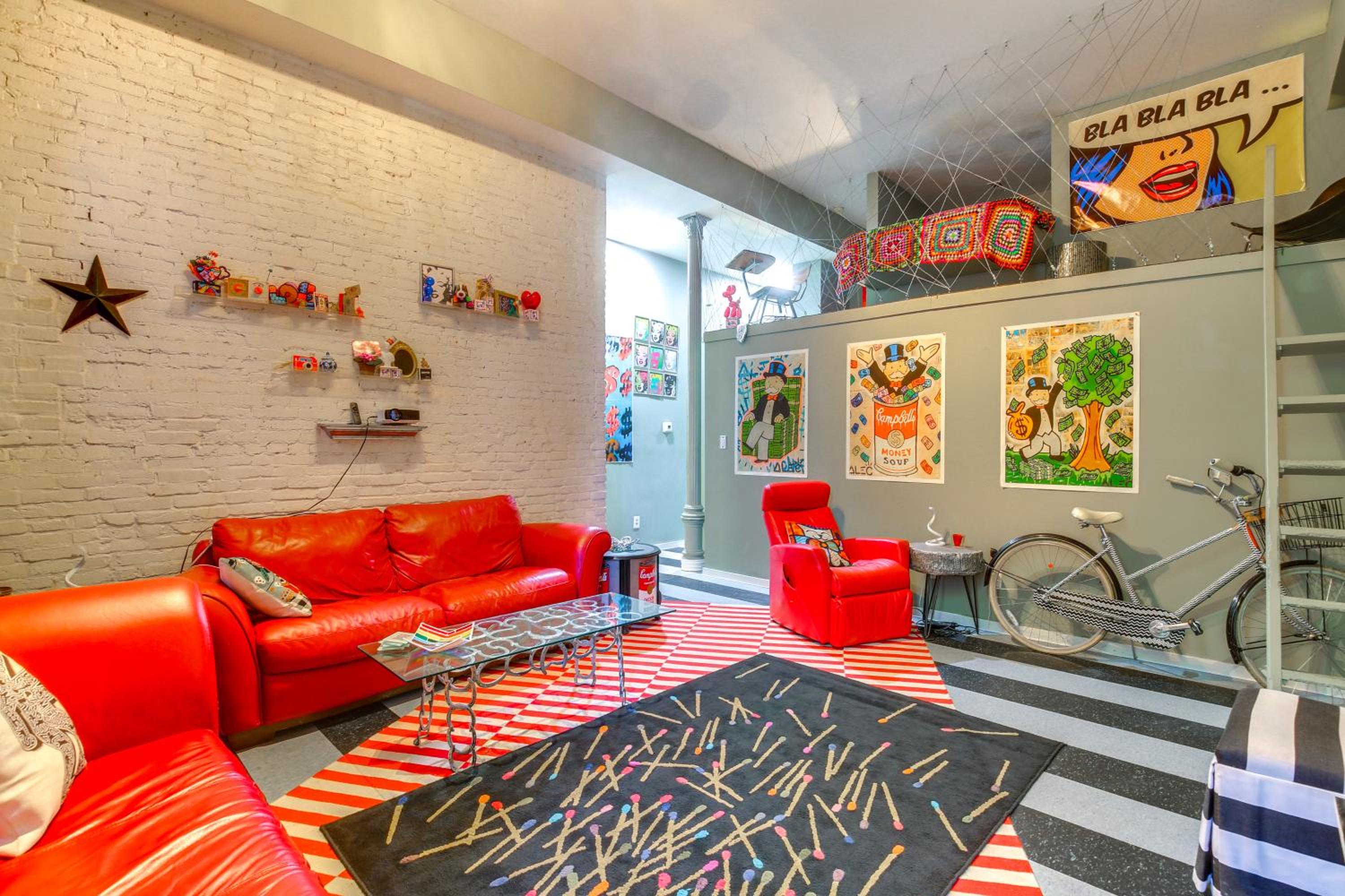 Heart of St Louis! Walkable Soulard Apt with Loft