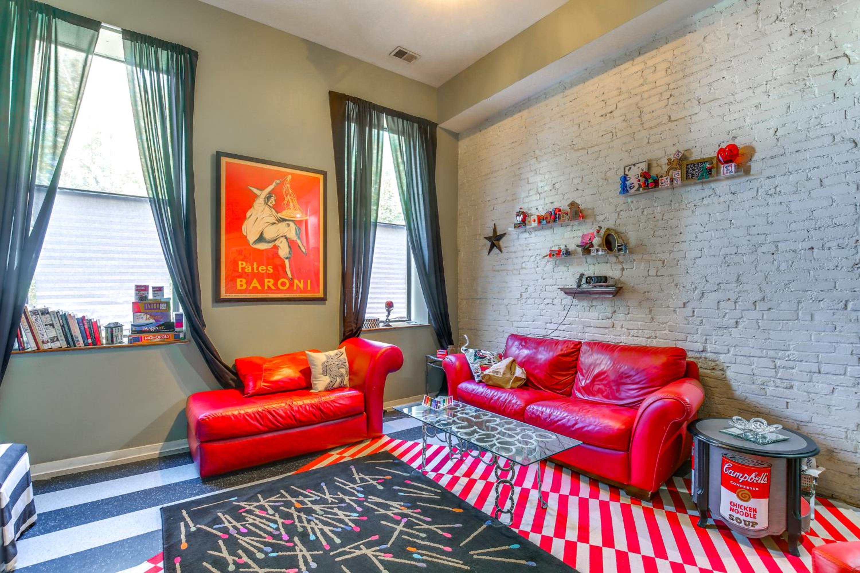 Heart of St Louis! Walkable Soulard Apt with Loft