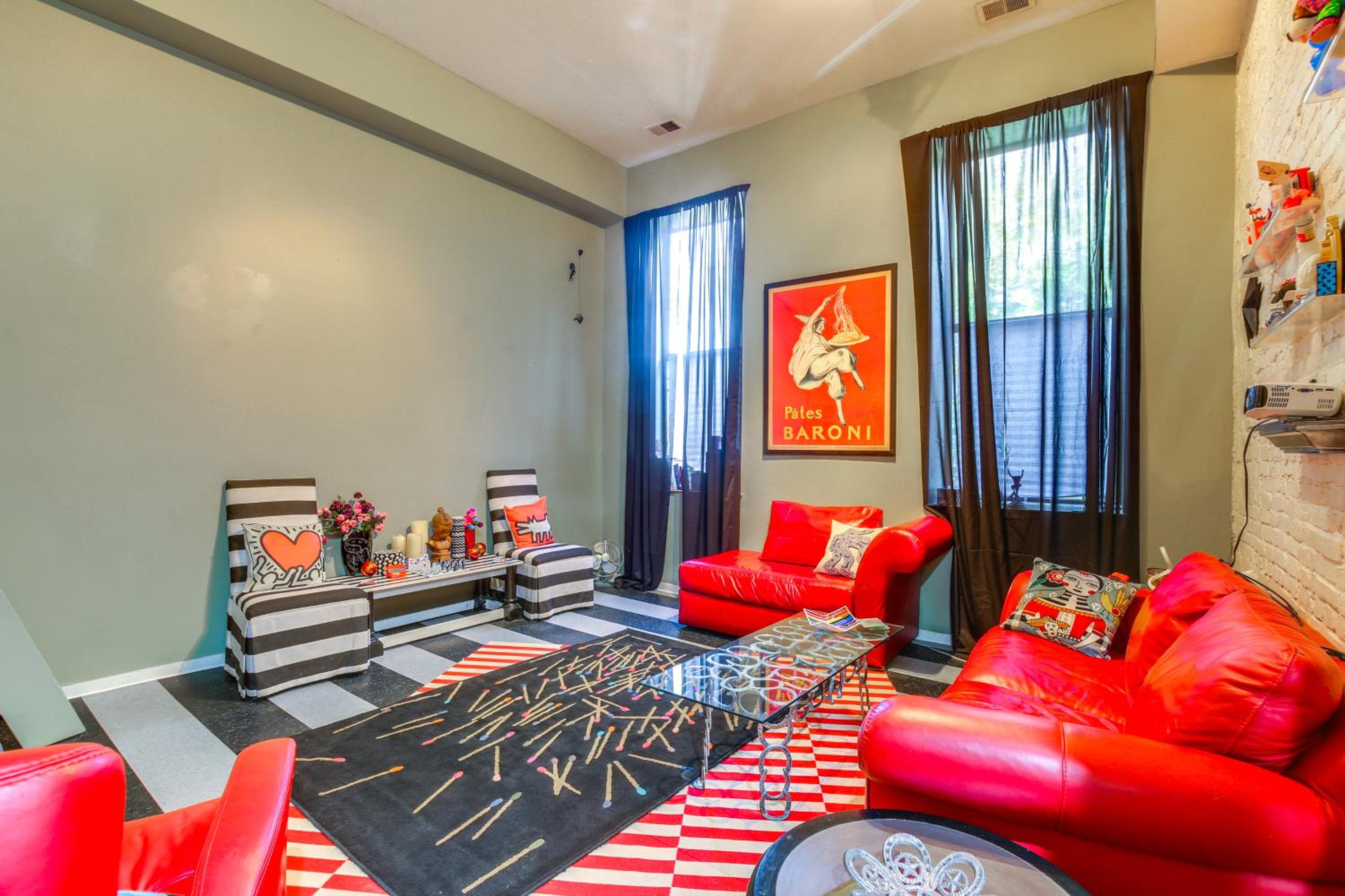 Heart of St Louis! Walkable Soulard Apt with Loft
