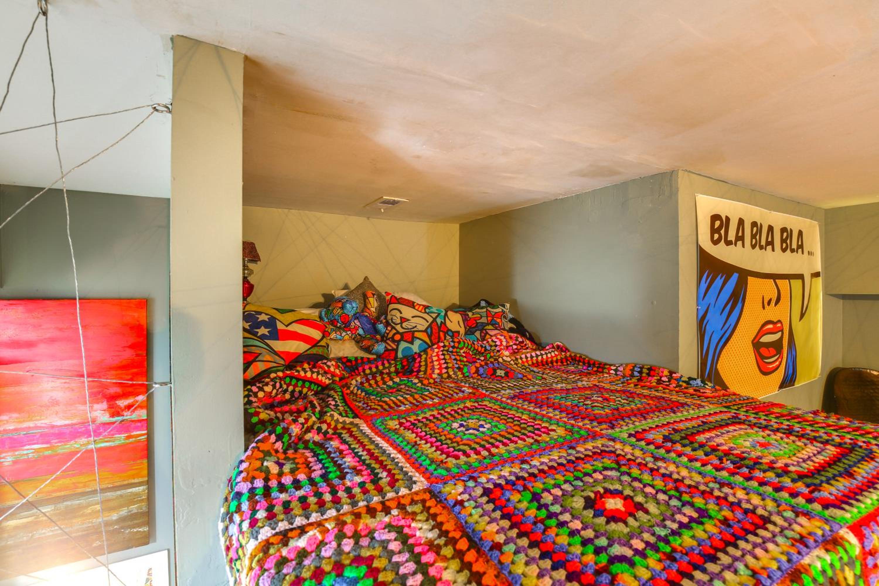 Heart of St Louis! Walkable Soulard Apt with Loft
