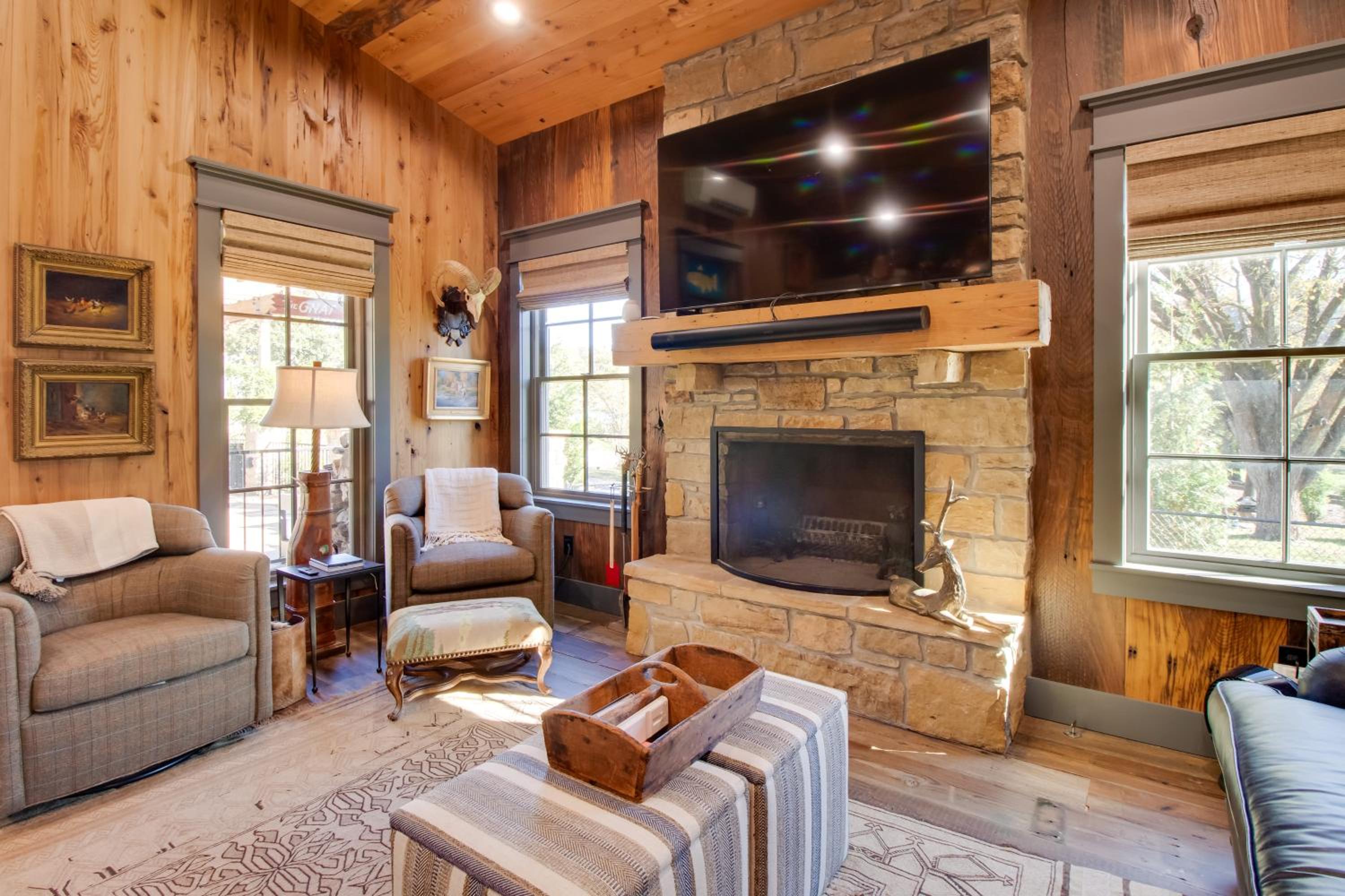 Walk to White River Cozy Escape with Screened Porch