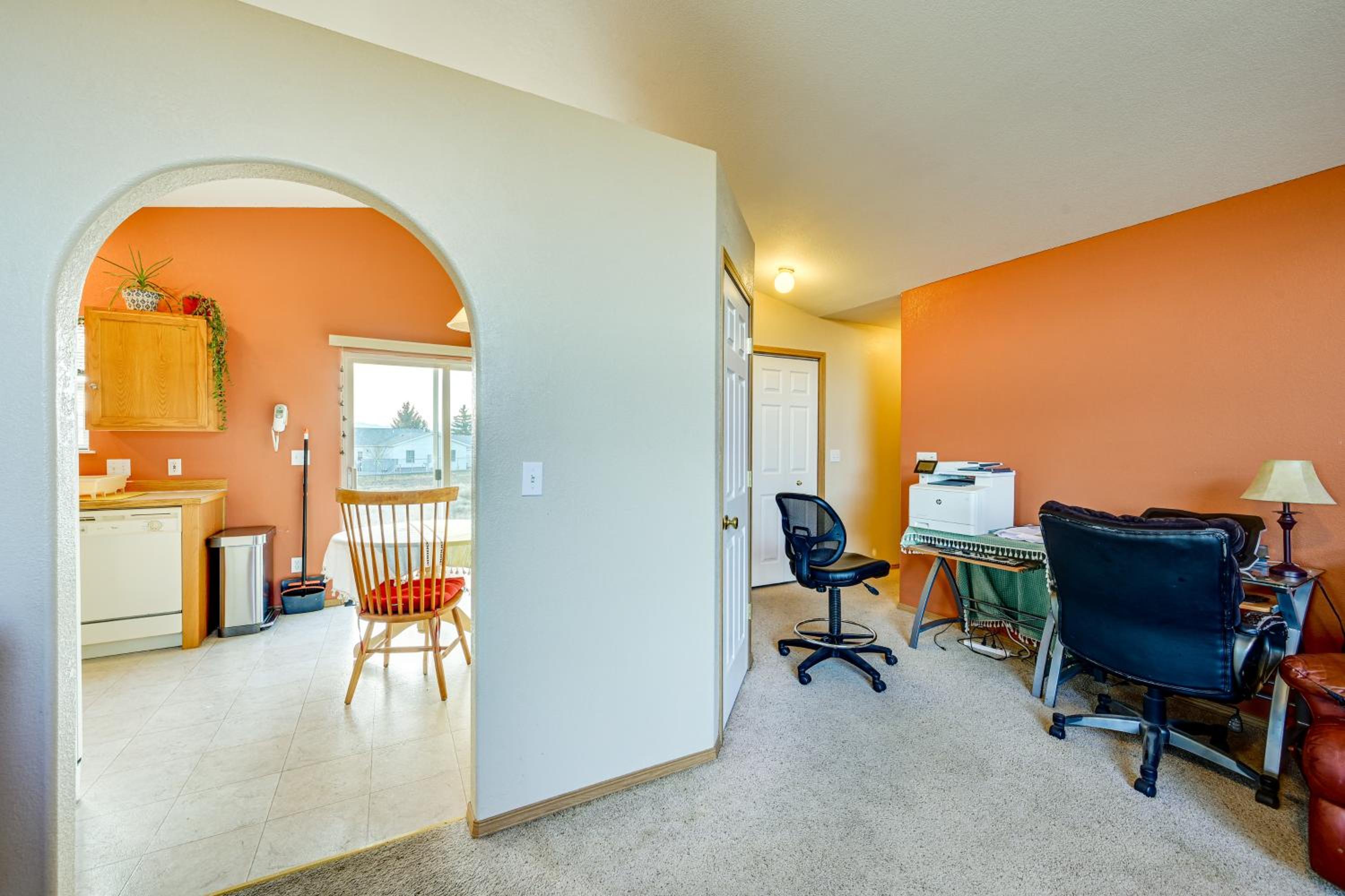 Dog Friendly! Helena Valley Home with Mtn Views