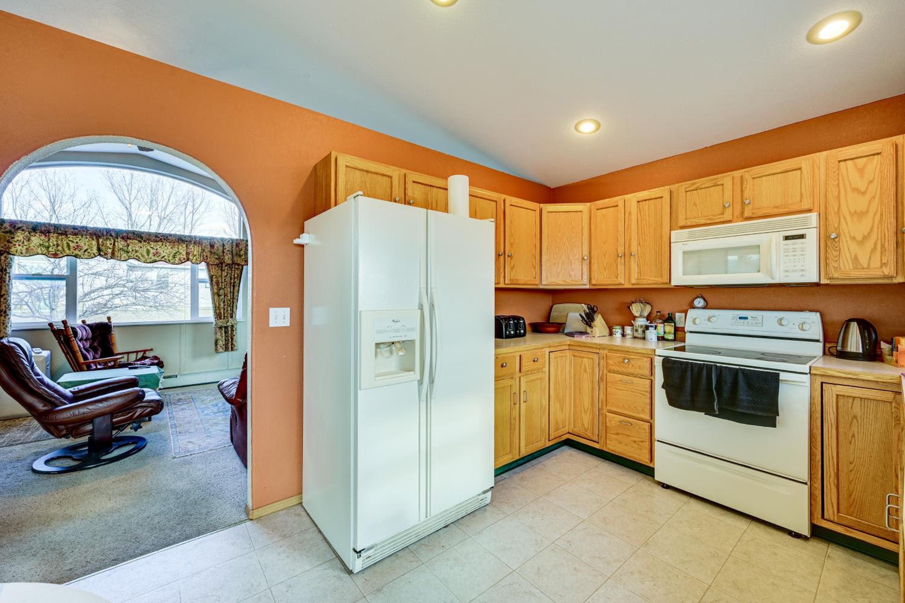 Dog Friendly! Helena Valley Home with Mtn Views
