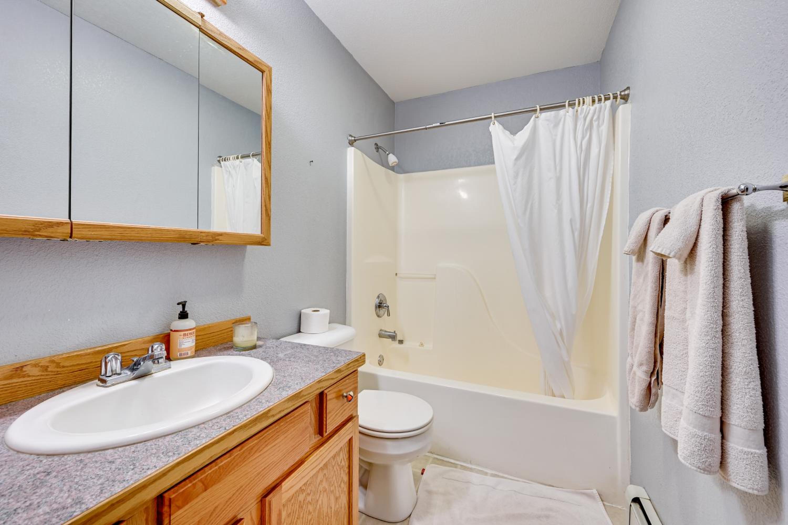 Dog Friendly! Helena Valley Home with Mtn Views