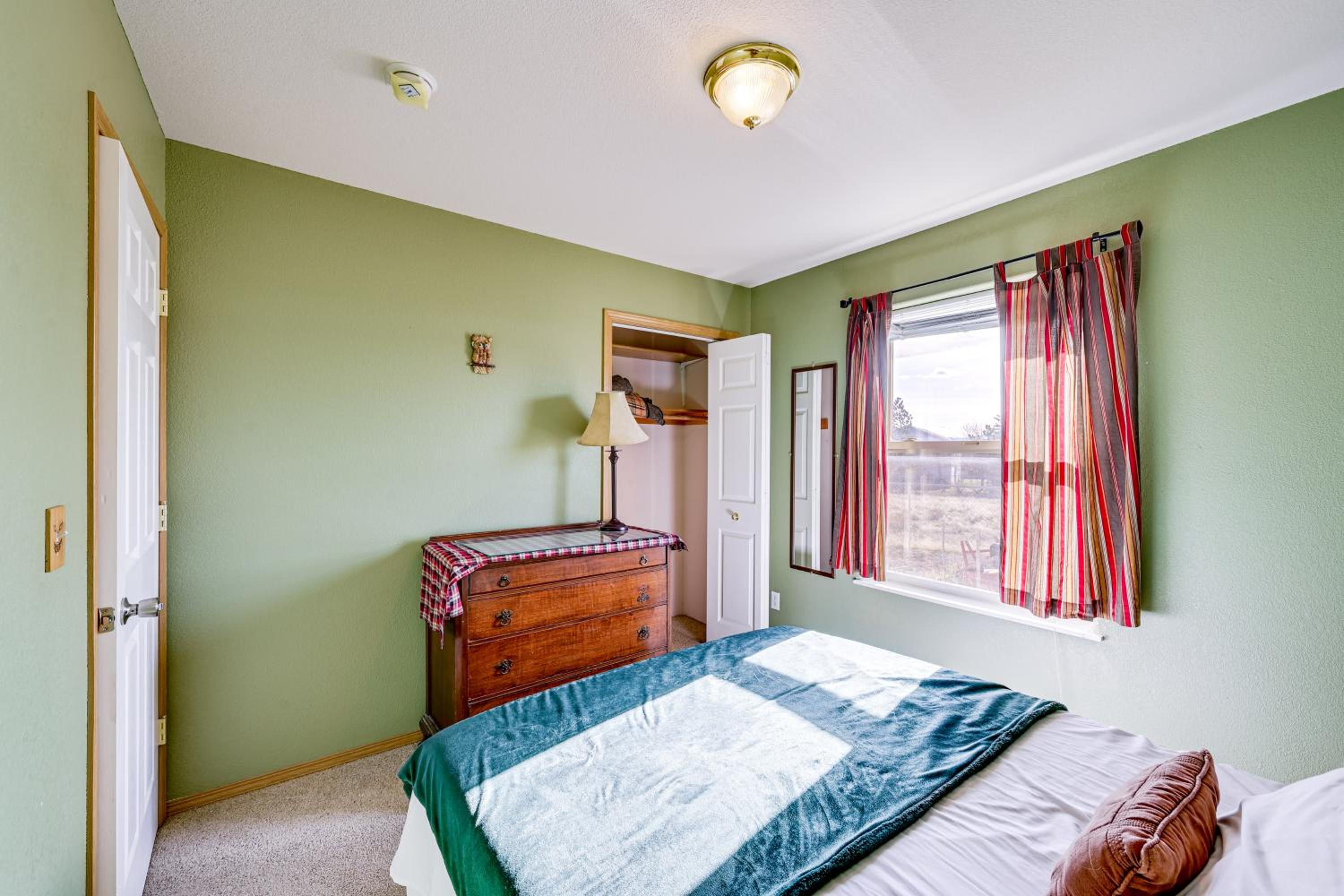 Dog Friendly! Helena Valley Home with Mtn Views