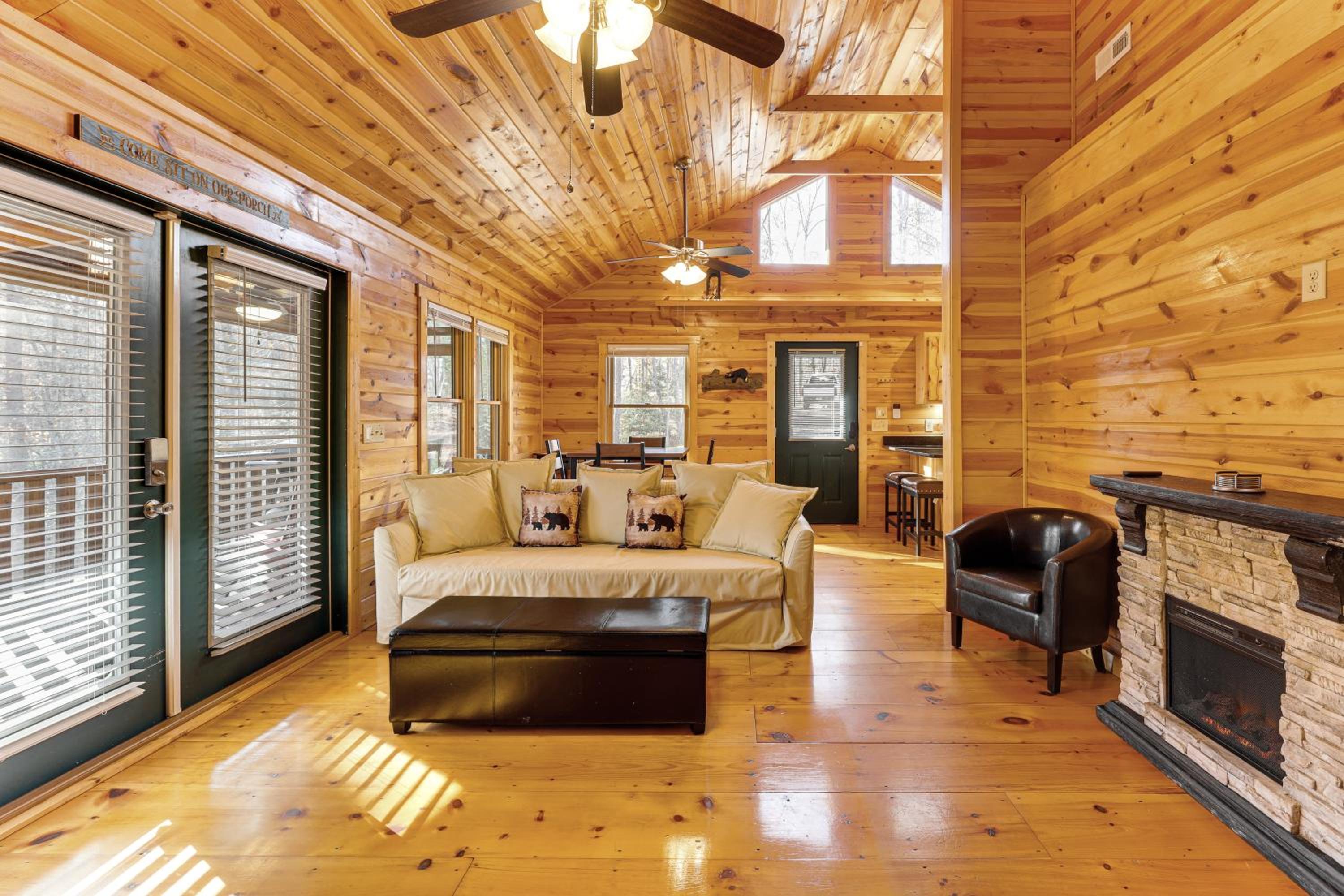 Fish and Hike Wooded Circle P Cabin in Murphy