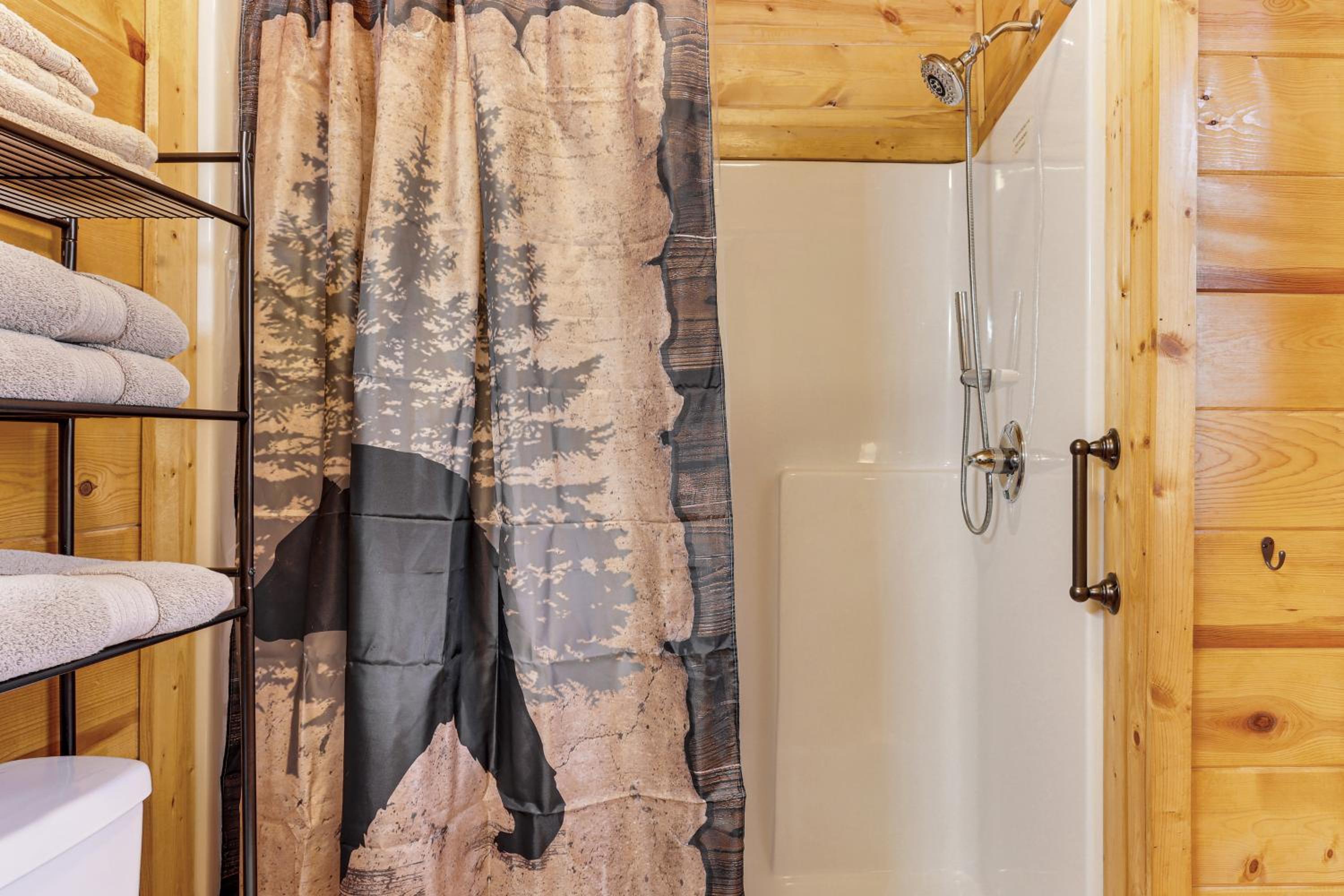Fish and Hike Wooded Circle P Cabin in Murphy