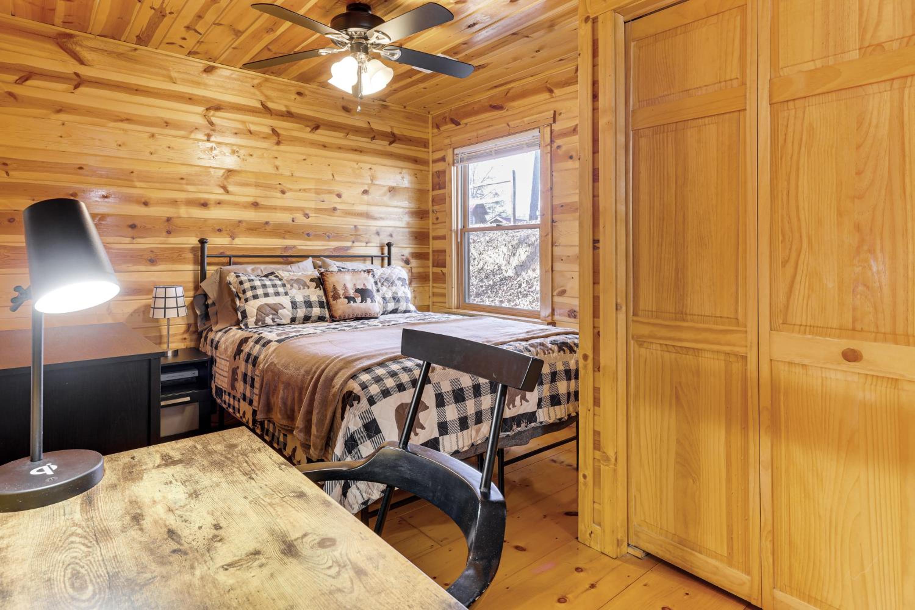 Fish and Hike Wooded Circle P Cabin in Murphy