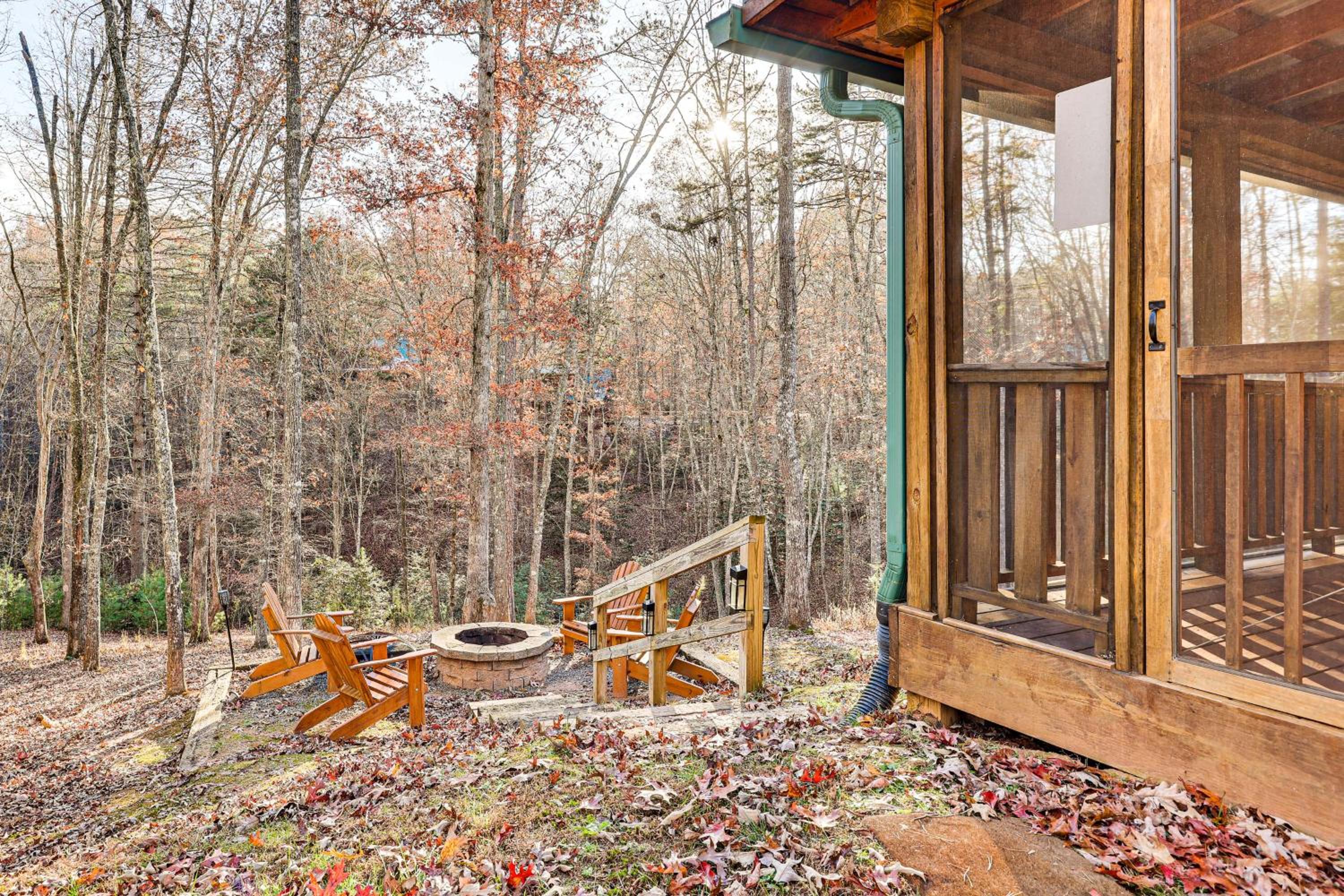 Fish and Hike Wooded Circle P Cabin in Murphy