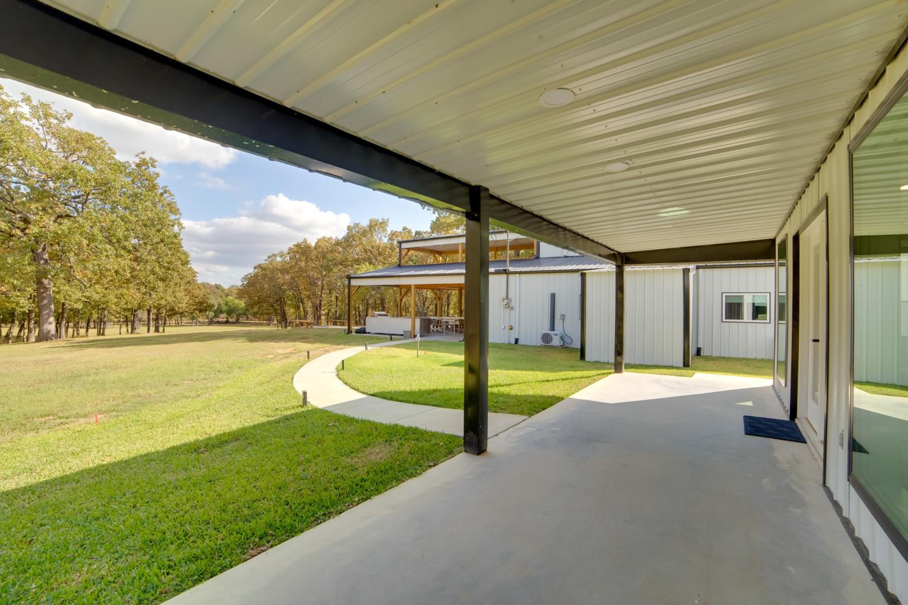 Fish, Boat and Relax! Lake Fork Home with Shared Dock