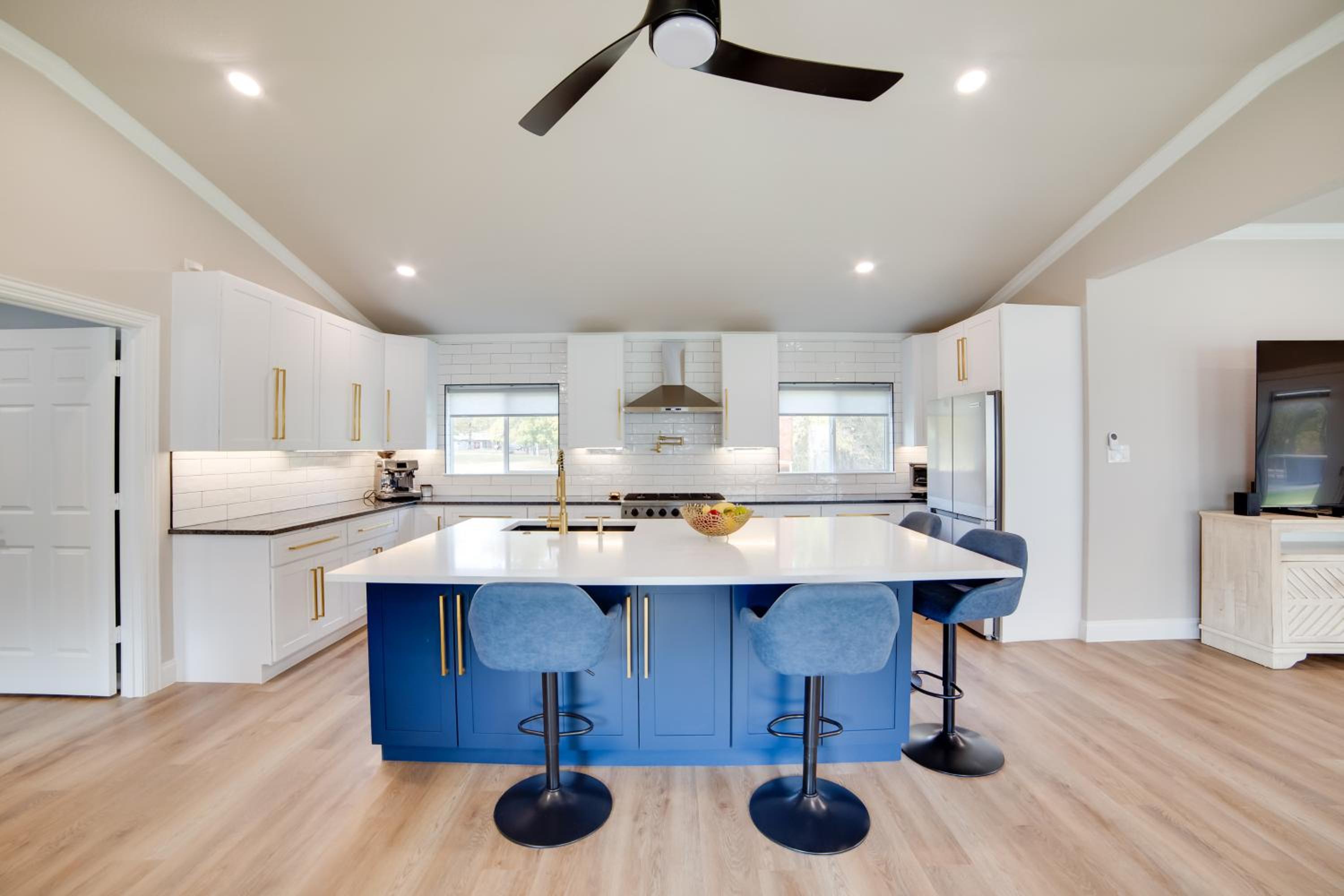 Fish, Boat and Relax! Lake Fork Home with Shared Dock