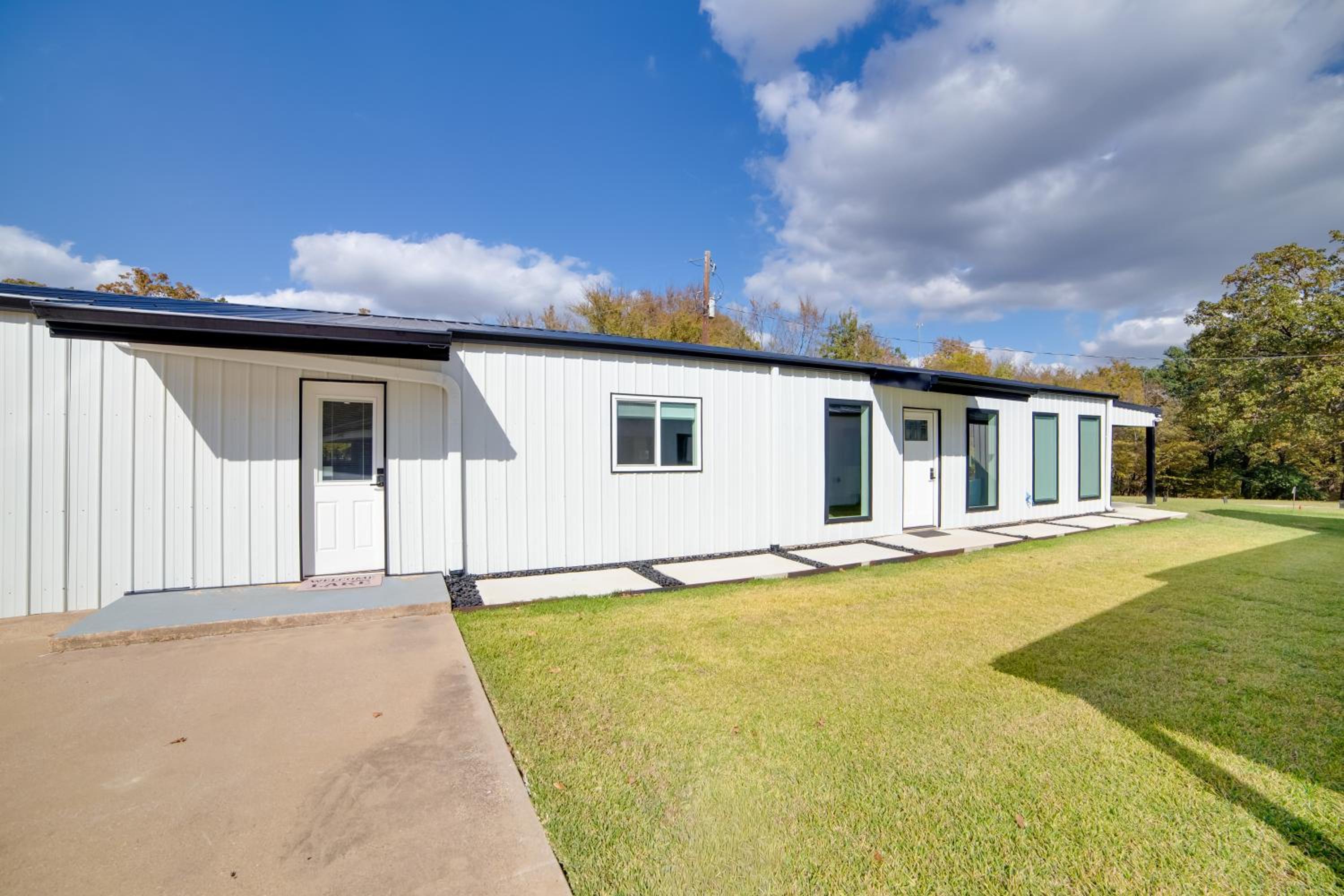 Fish, Boat and Relax! Lake Fork Home with Shared Dock