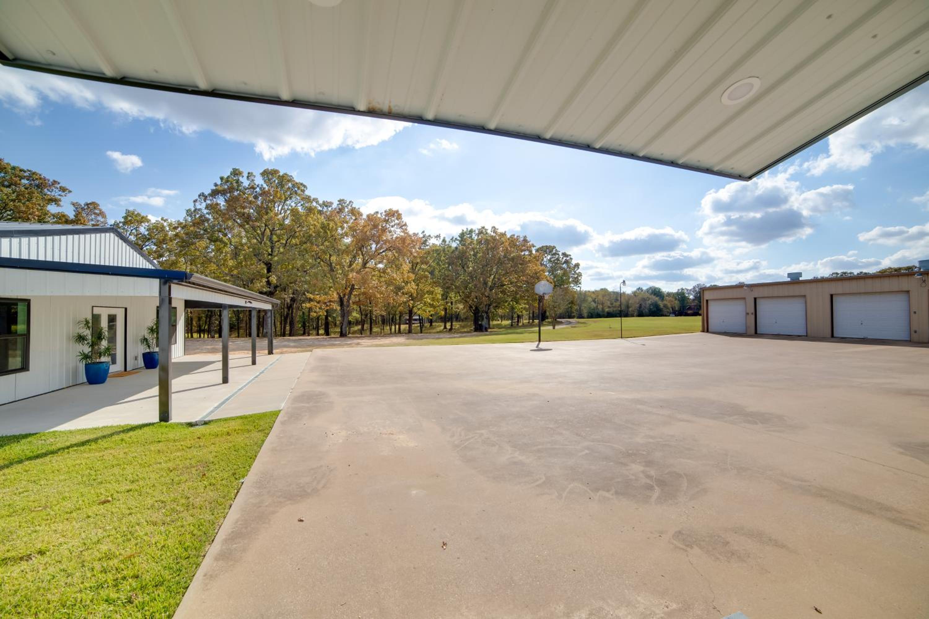 Fish, Boat and Relax! Lake Fork Home with Shared Dock