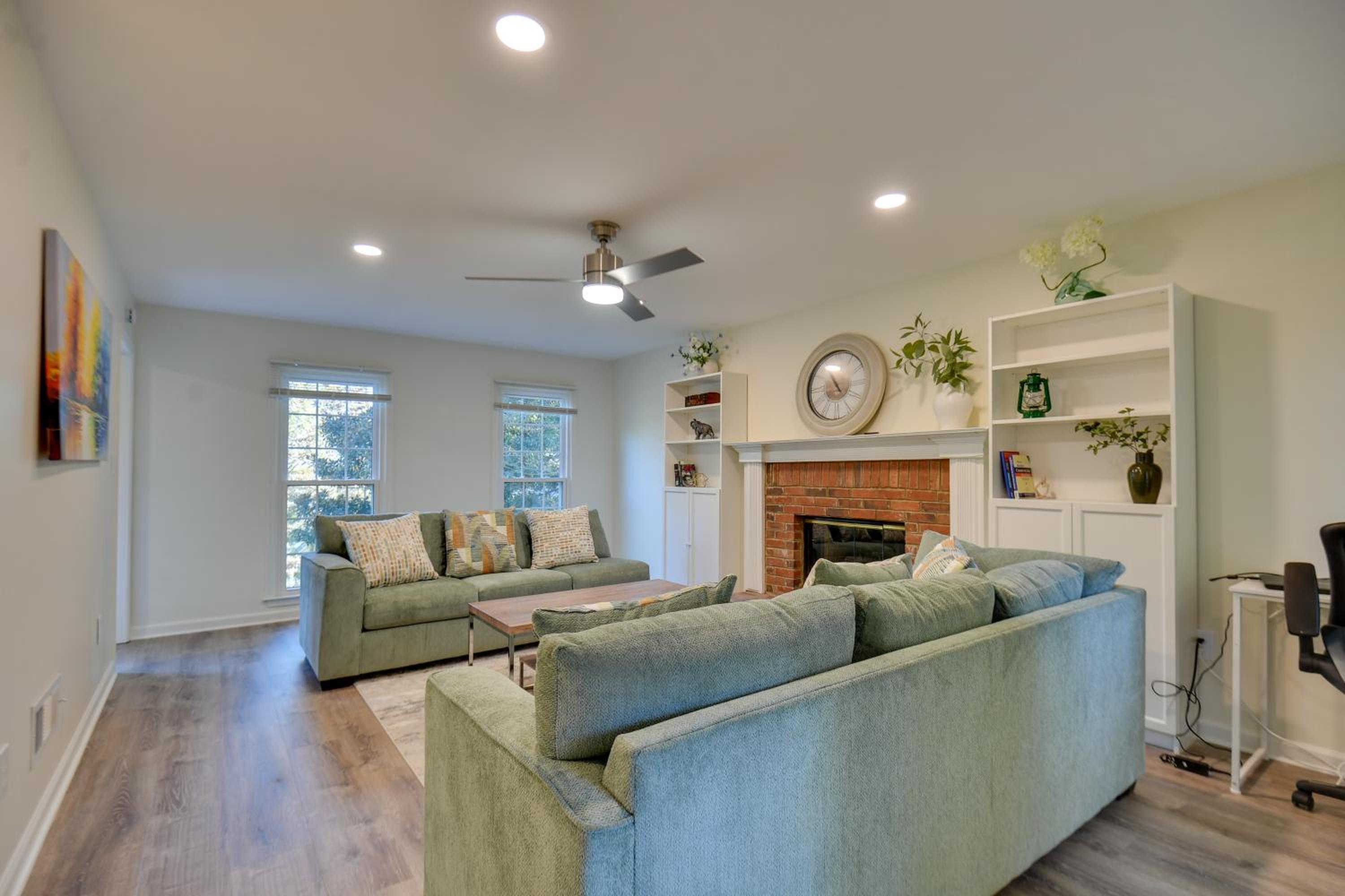 Fully Updated! Suburb Stay Near Sugarloaf Mills