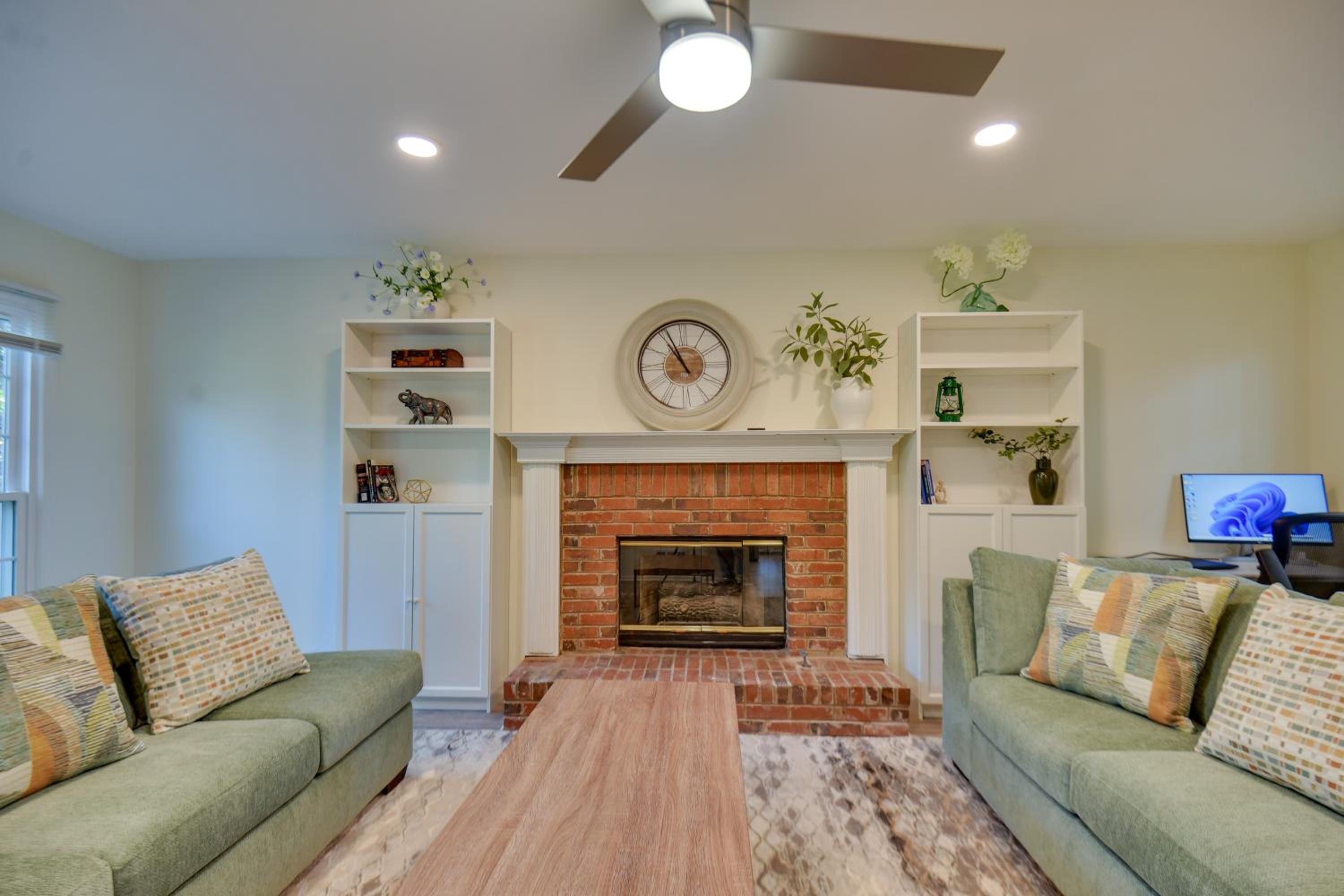 Fully Updated! Suburb Stay Near Sugarloaf Mills