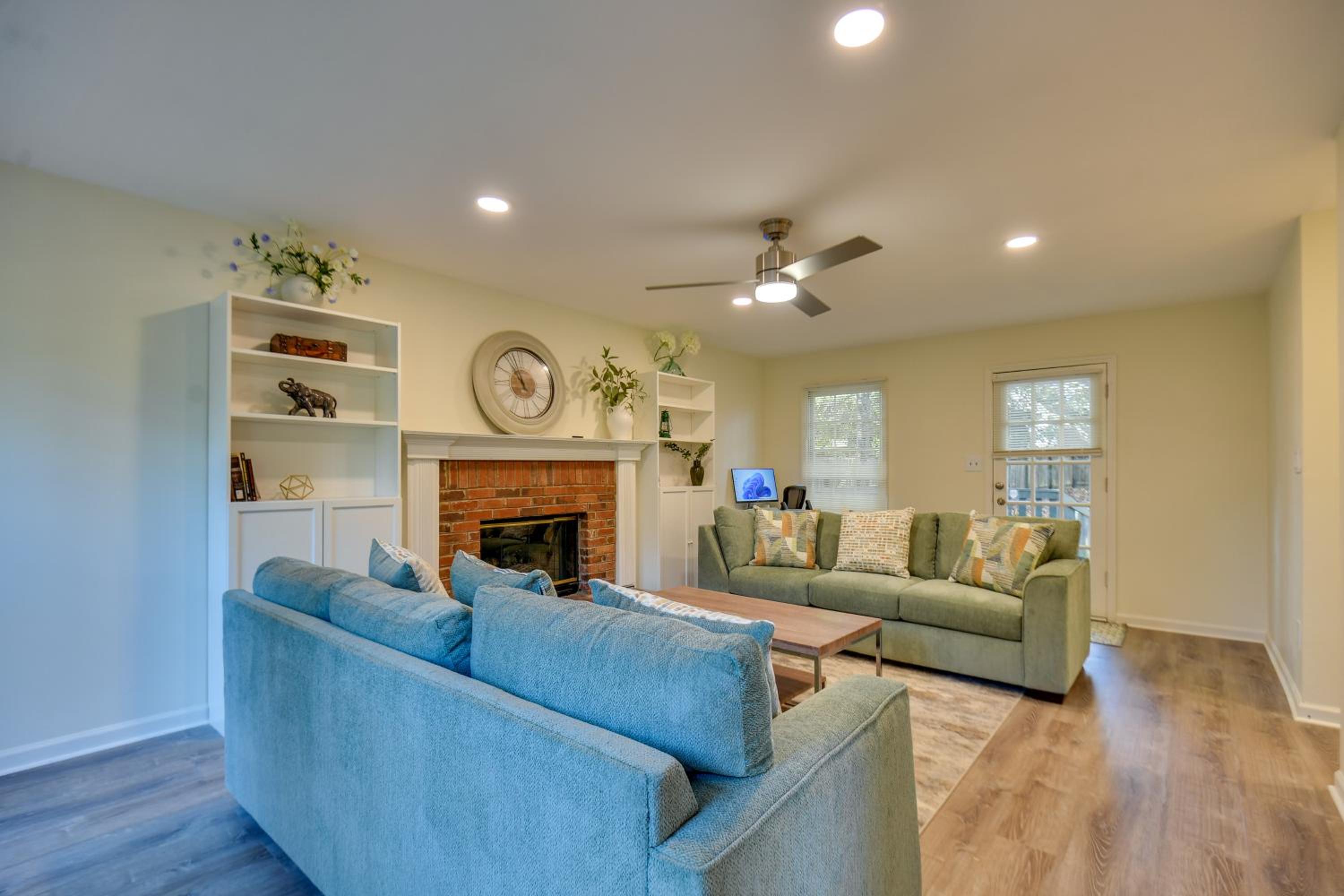 Fully Updated! Suburb Stay Near Sugarloaf Mills