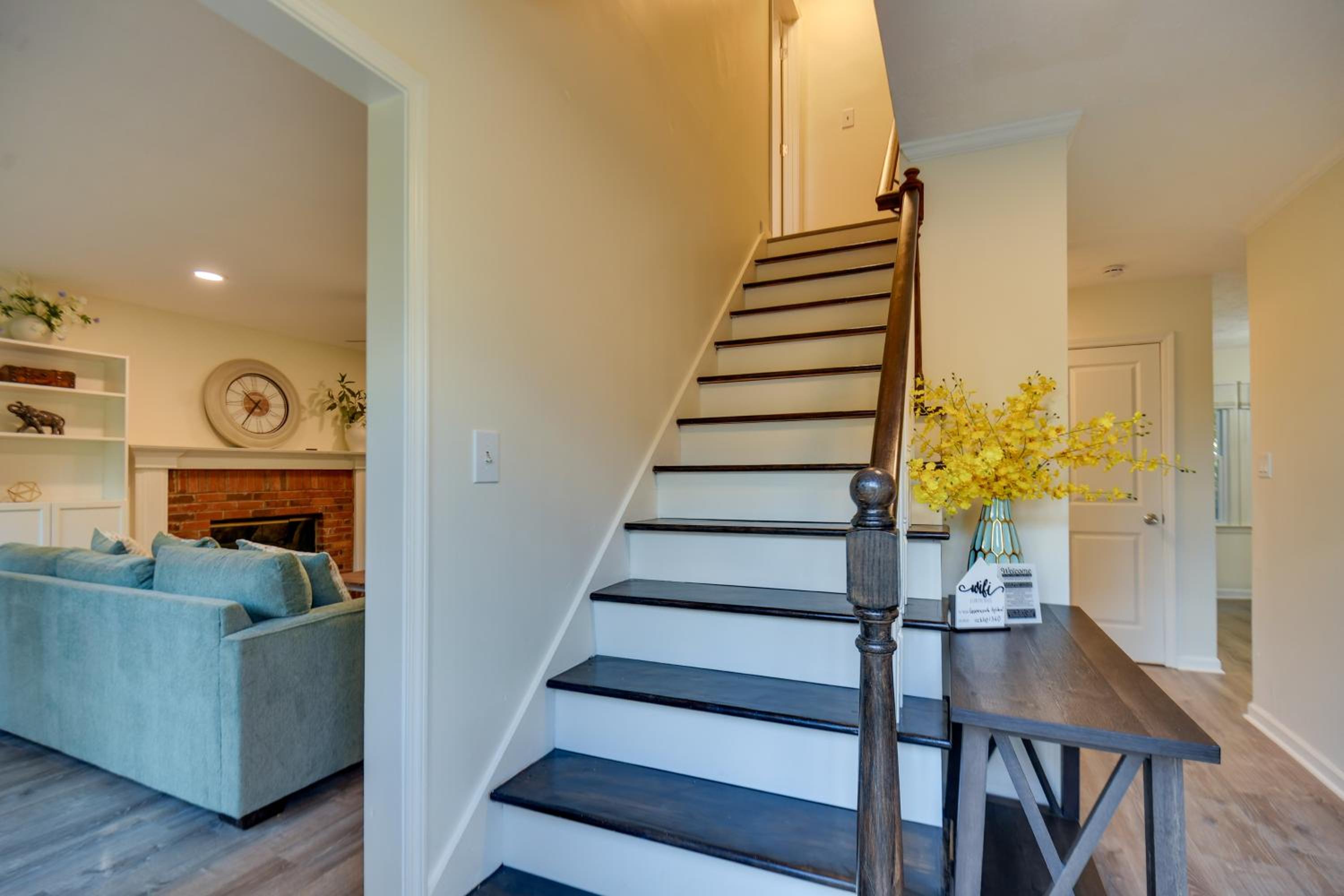 Fully Updated! Suburb Stay Near Sugarloaf Mills