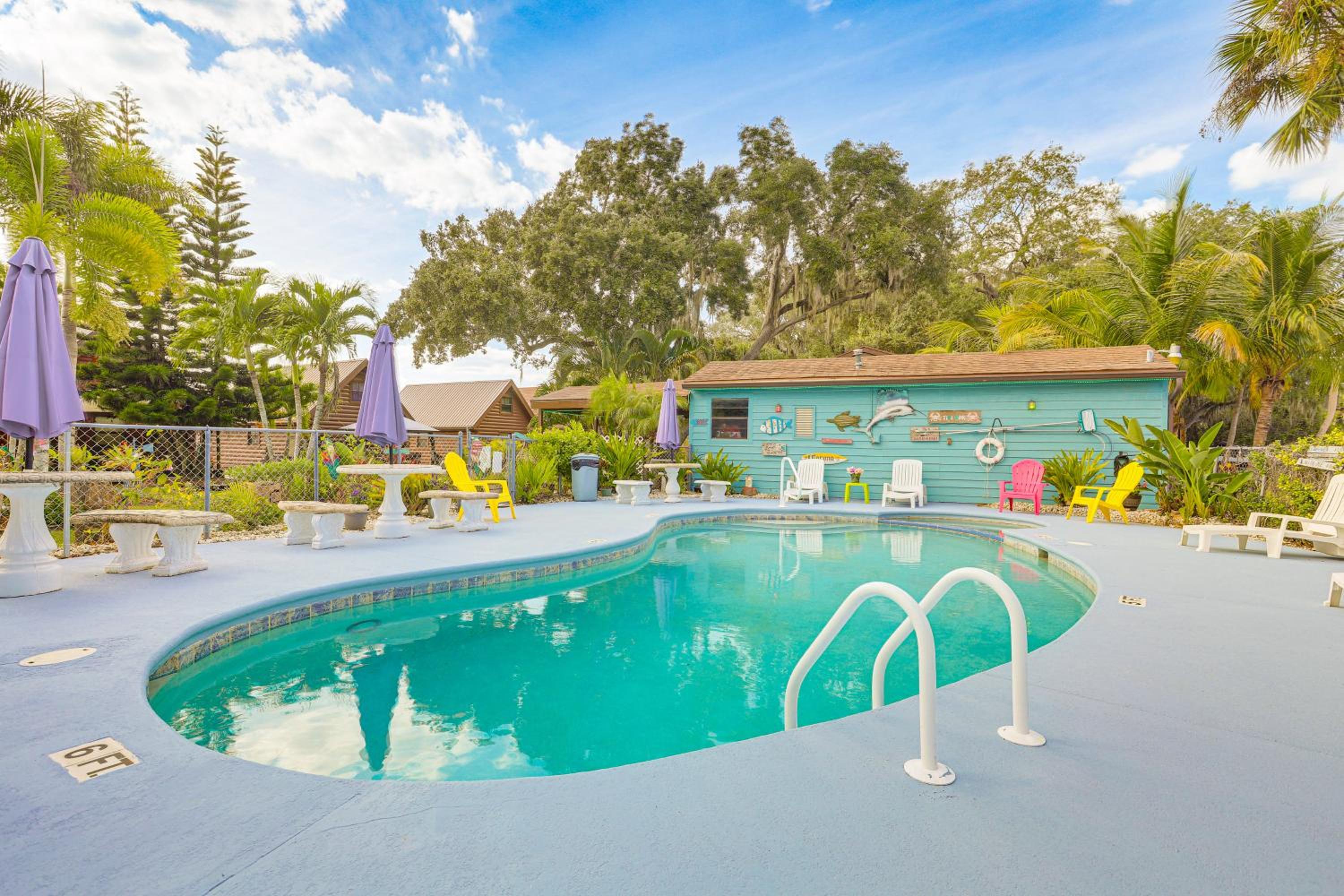 Unwind Poolside and Walk to Lake! Okeechobee Getaway