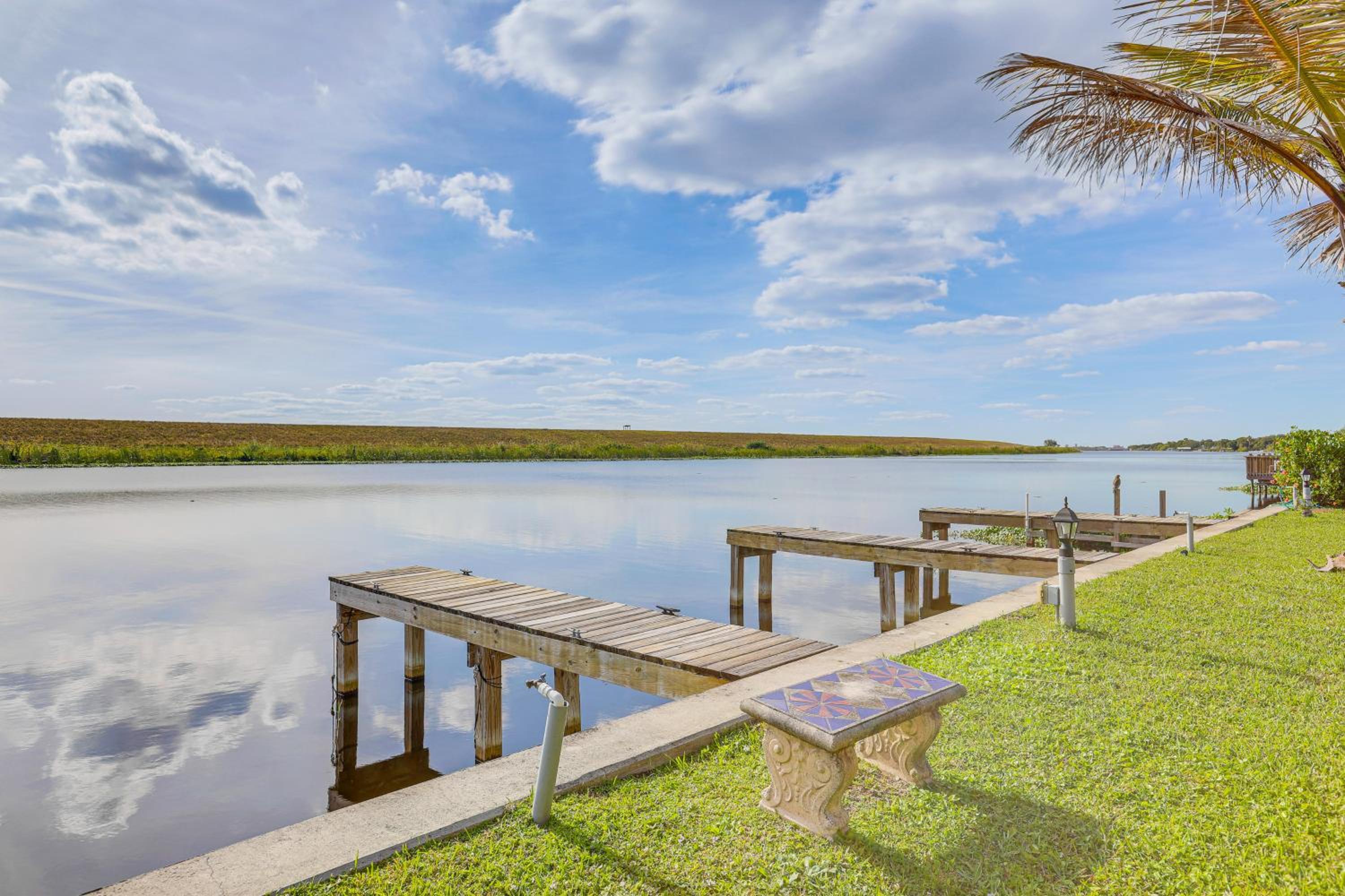 Unwind Poolside and Walk to Lake! Okeechobee Getaway