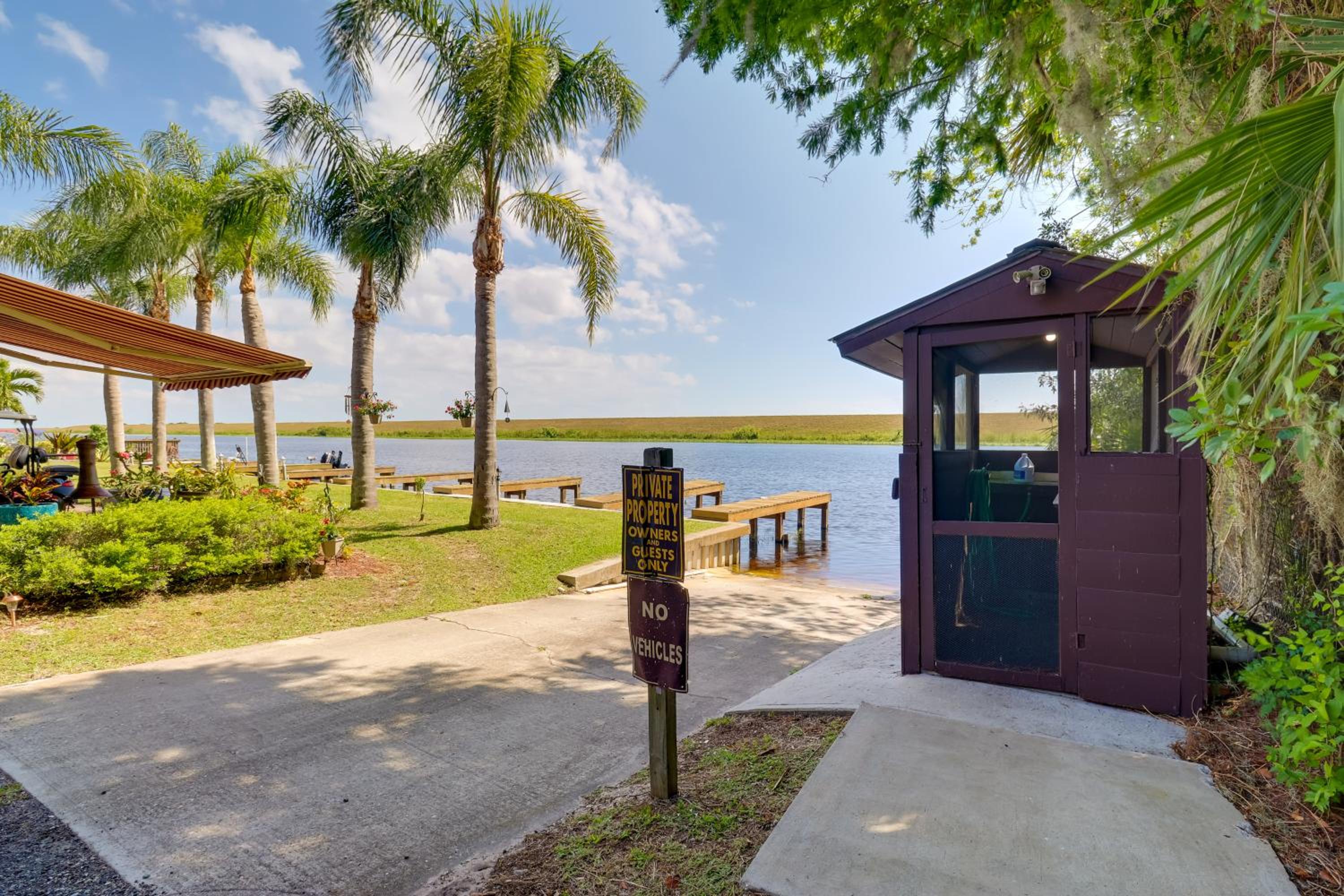 Unwind Poolside and Walk to Lake! Okeechobee Getaway