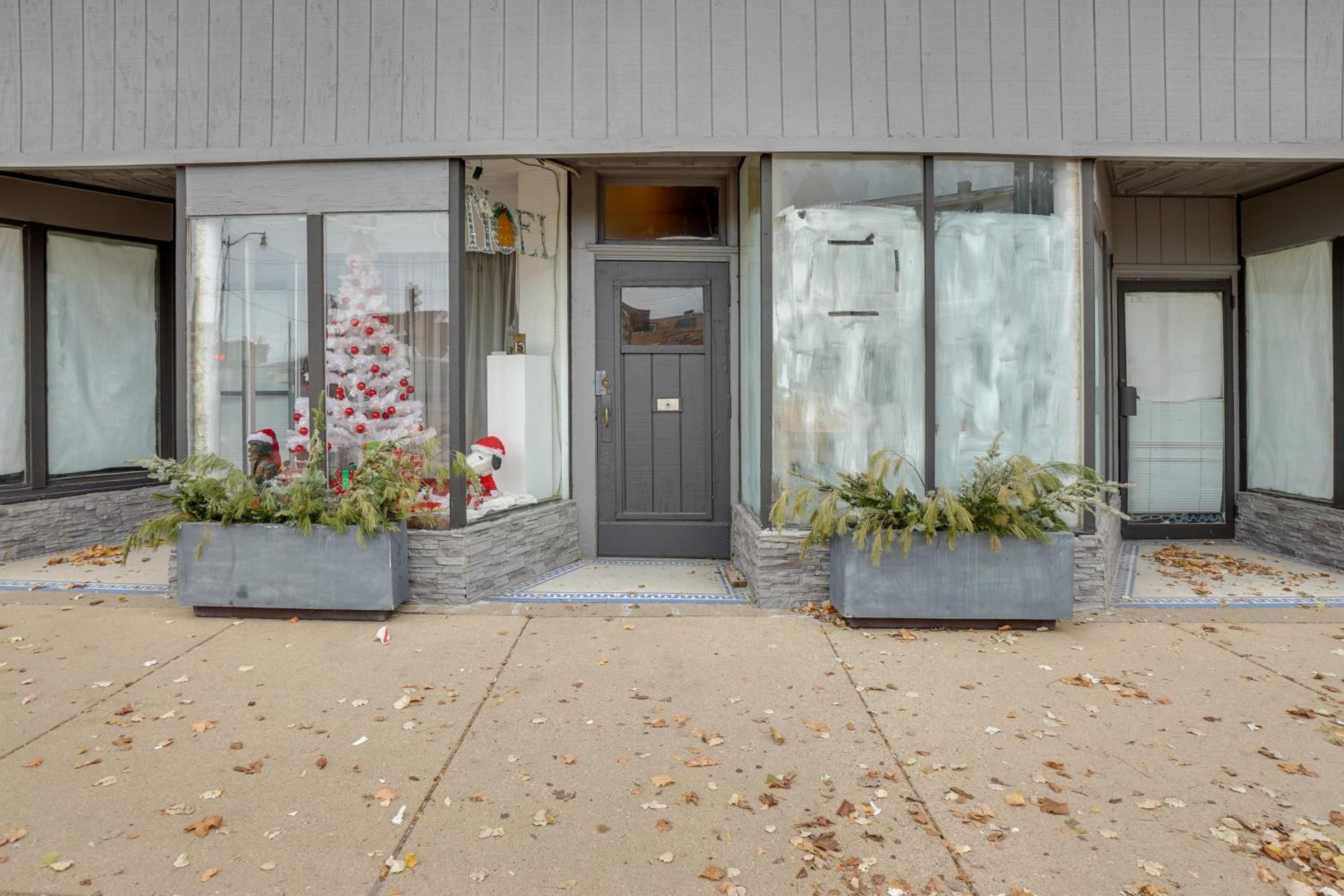 1 Mi to Lake Michigan! Urban Racine Apartment