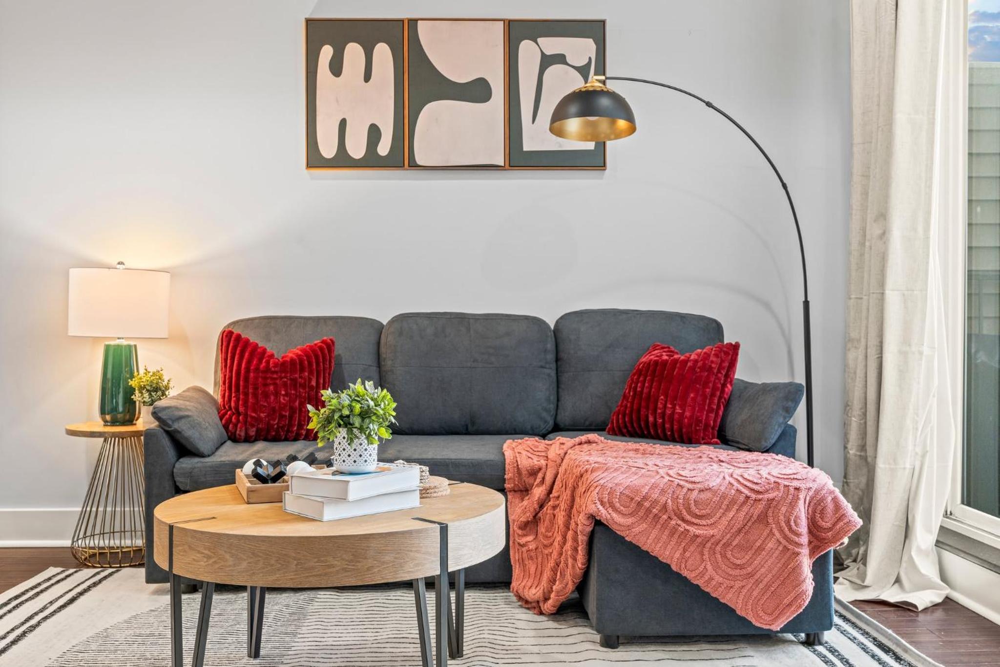 Luxury 3BR Rooftop Apartment Walk to MET and Metro