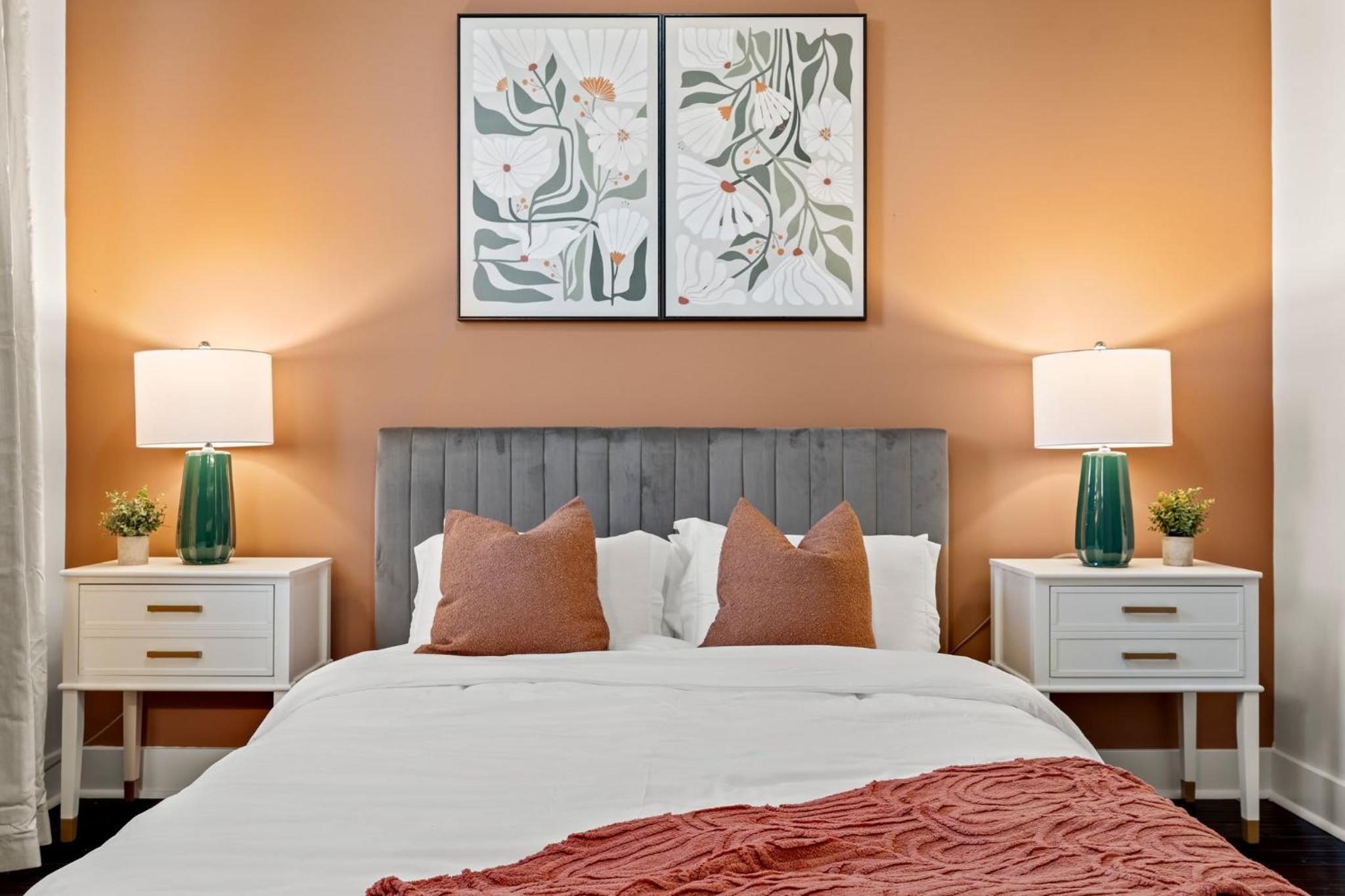 Luxury 3BR Rooftop Apartment Walk to MET and Metro