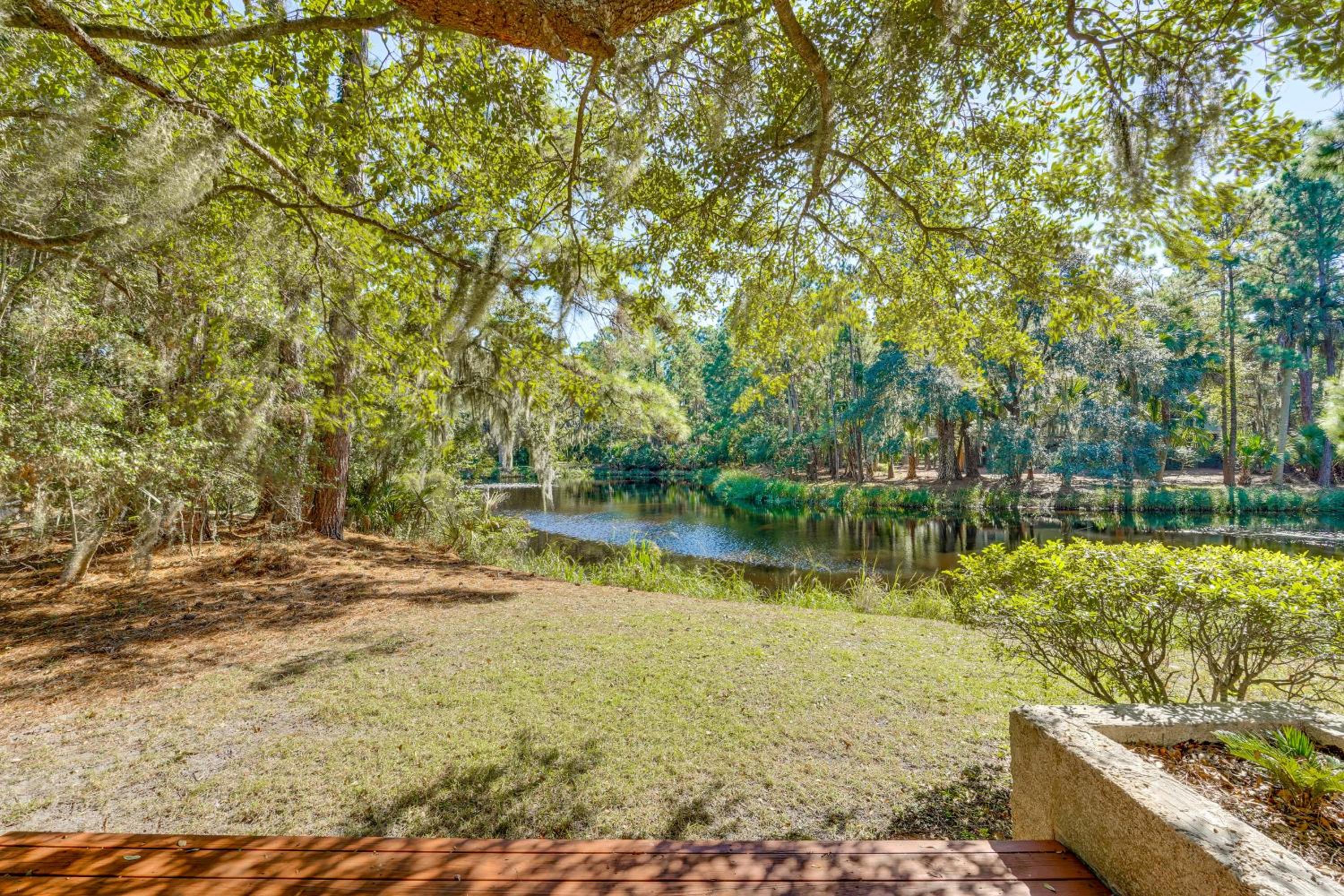 Golf and Tennis Paradise Lagoon-Front Kiawah Home