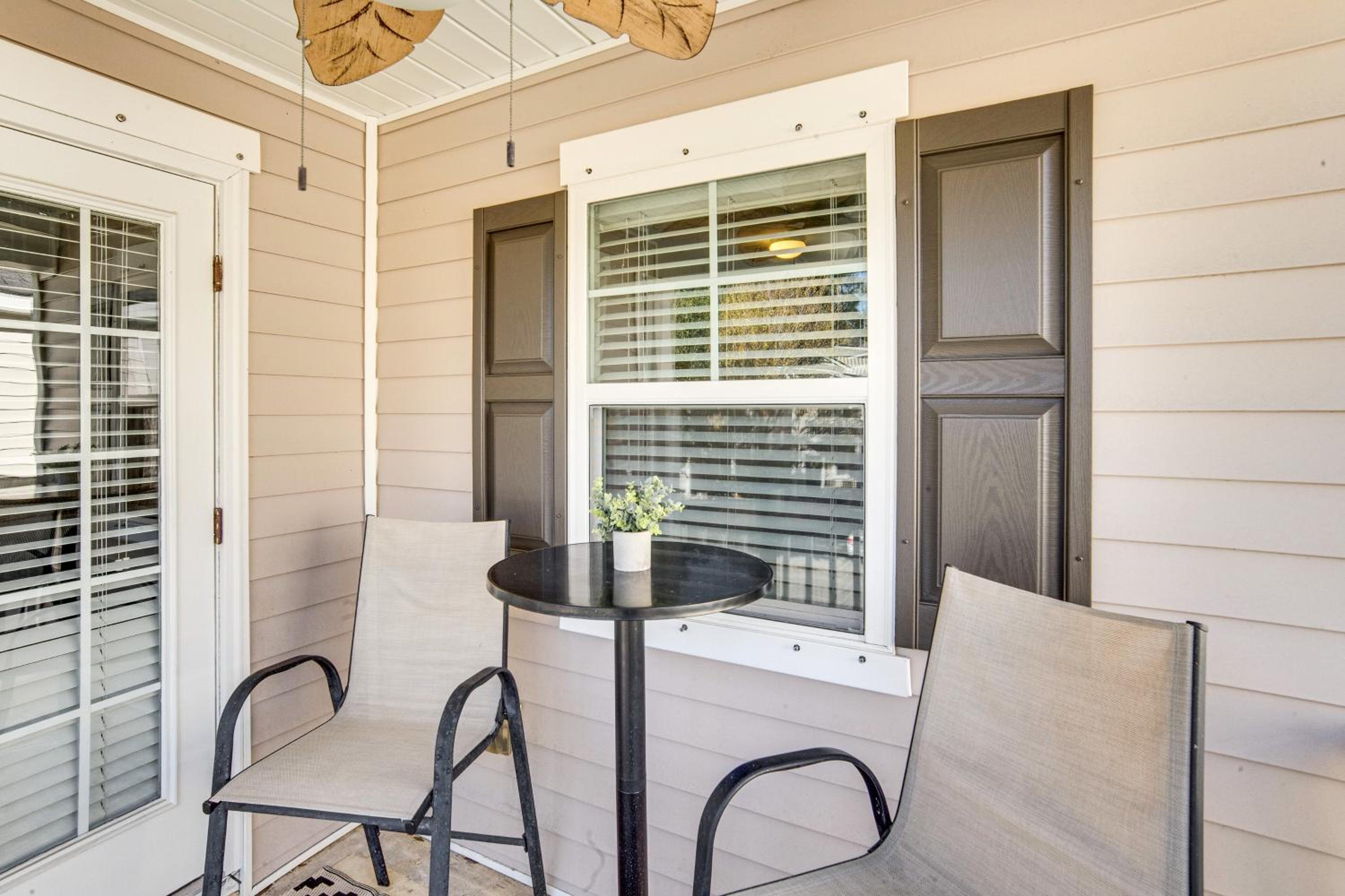 Explore Beaches and May River! Family Bluffton Home