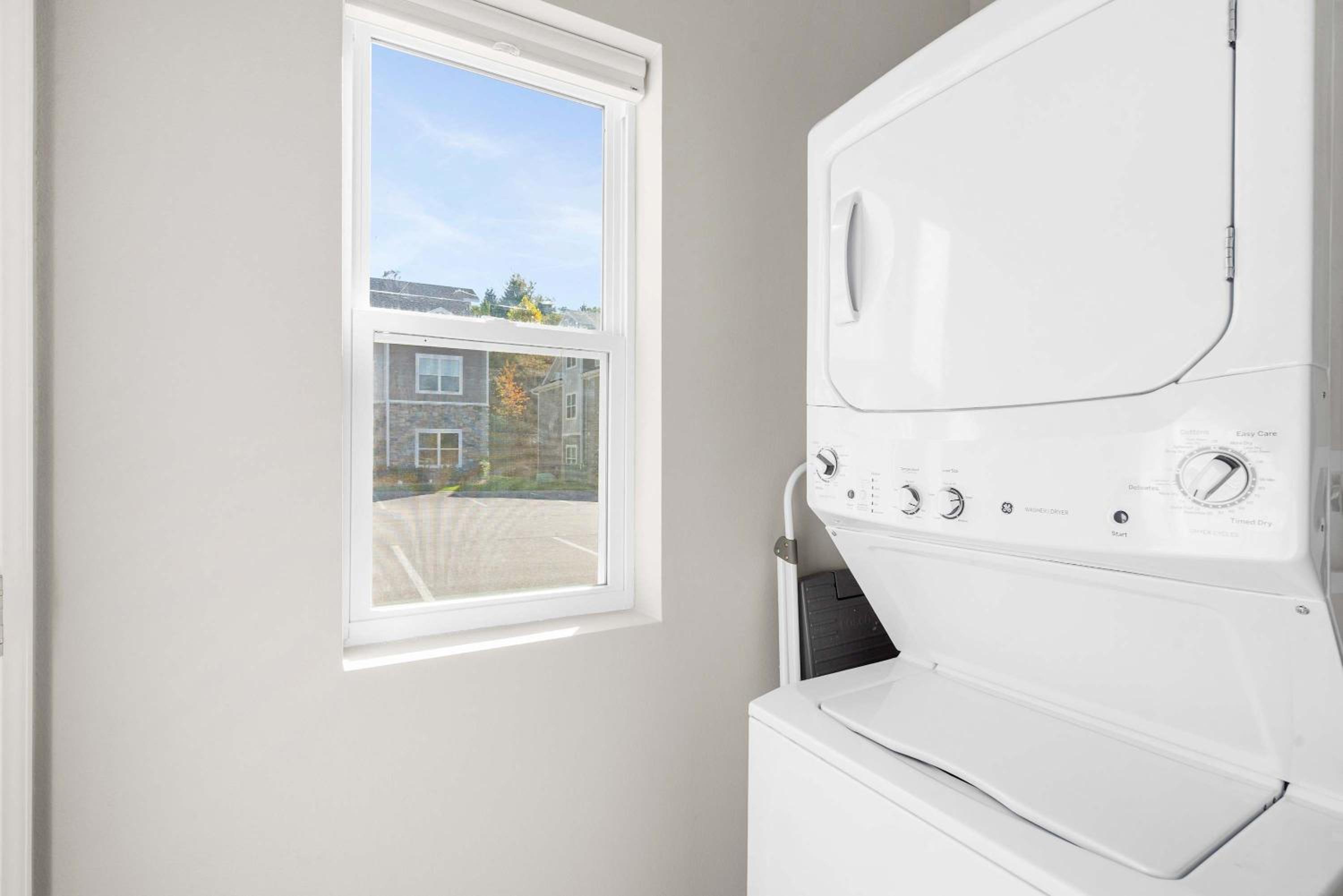 Crossroads Vistas - 3BDR Condo