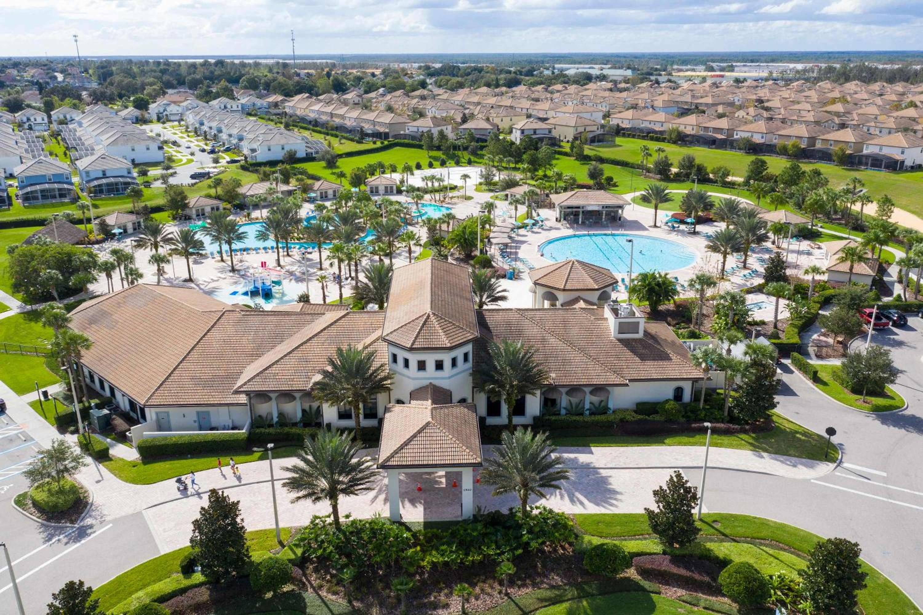 Fabulous Villa 5Bd Pool & Spa - Next to Disney 611