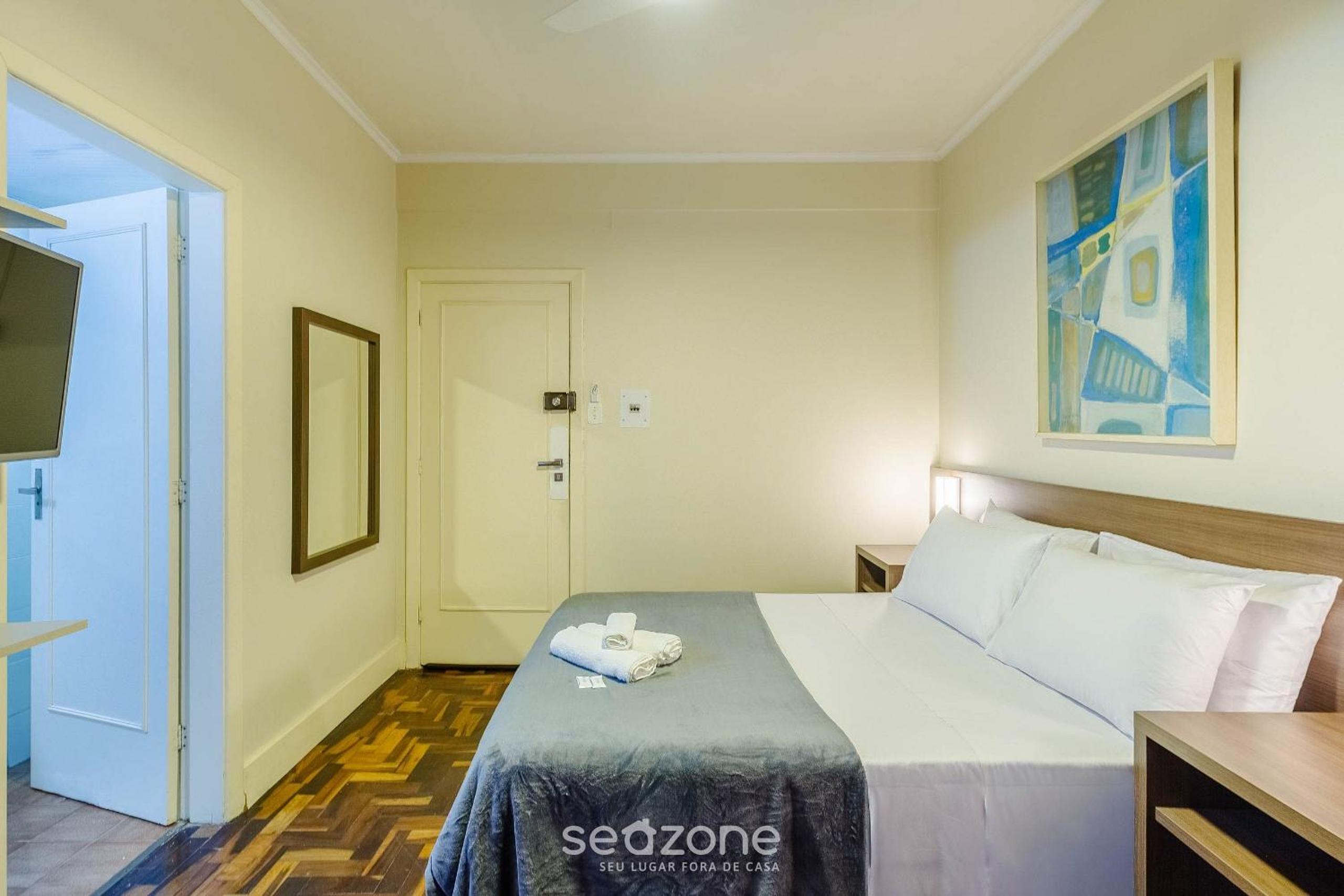 Studios in the Historic Center of POA - ELSs