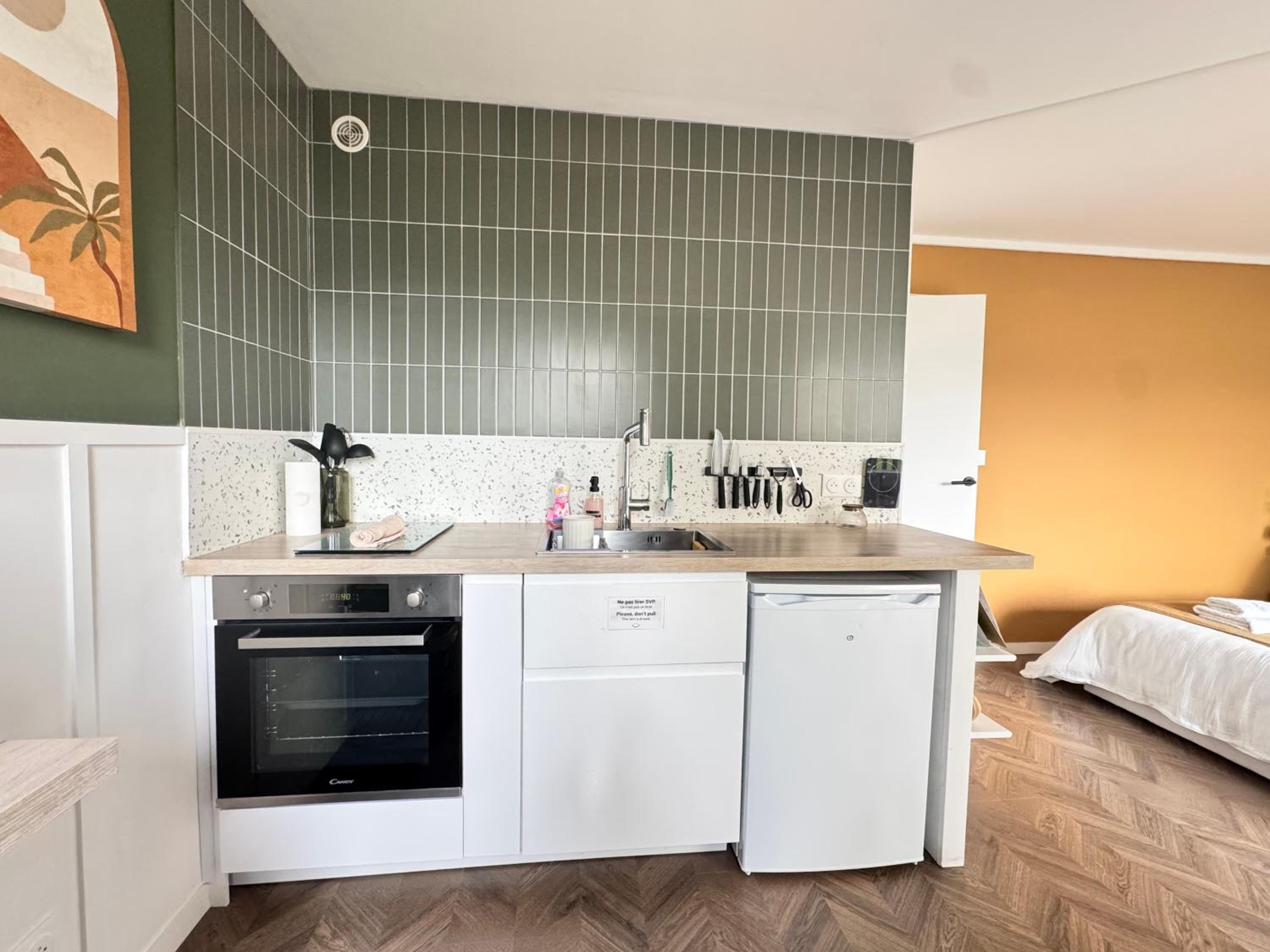 La Petite Oasis - pour 2pers - 2km du Centre Juno Beach et plage du Débarquement - 10min à pieds du centre ville & de la plage - balcon - exposition sud - 