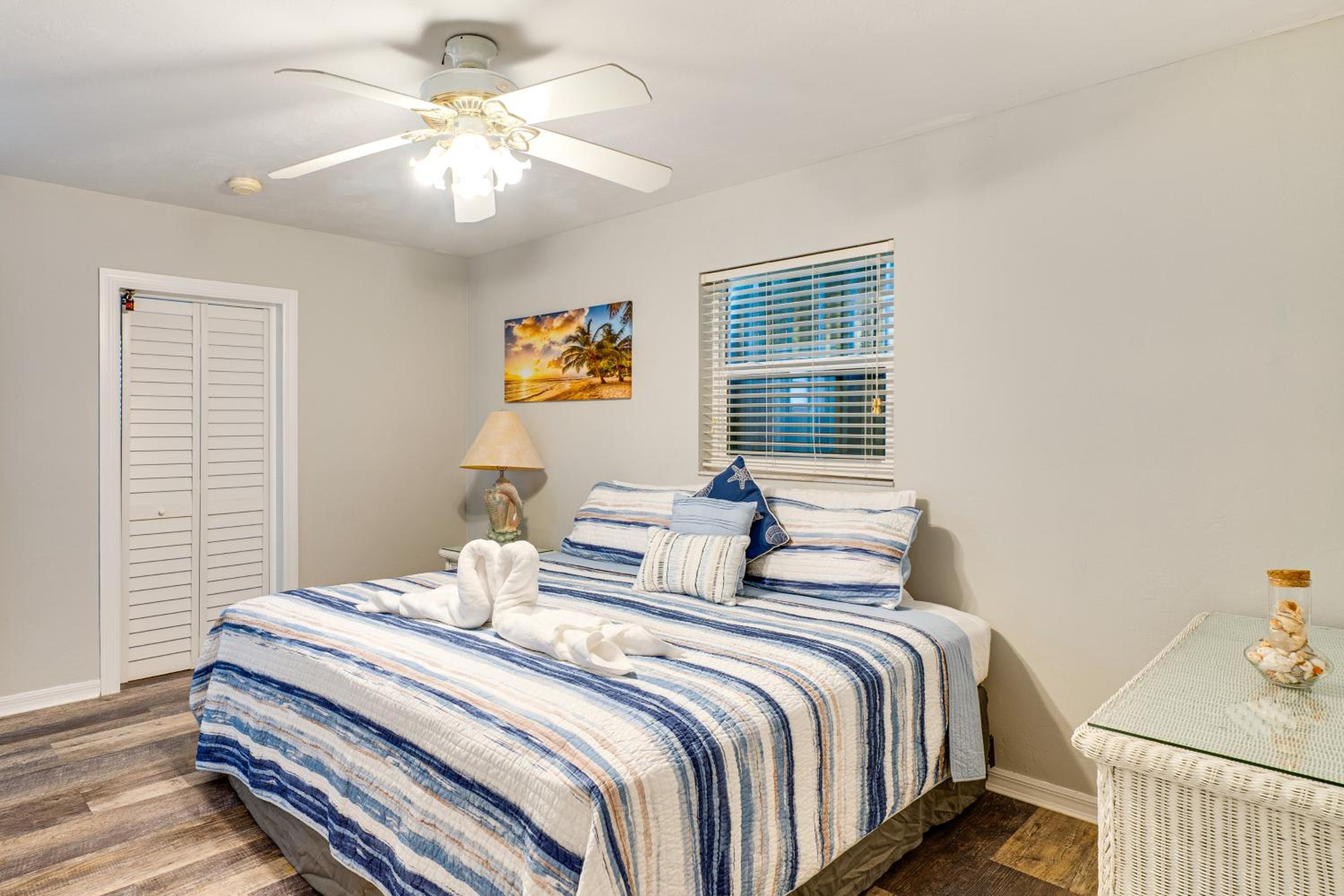 Poolside Retreat 2 Mi to Dtwn Cape Coral