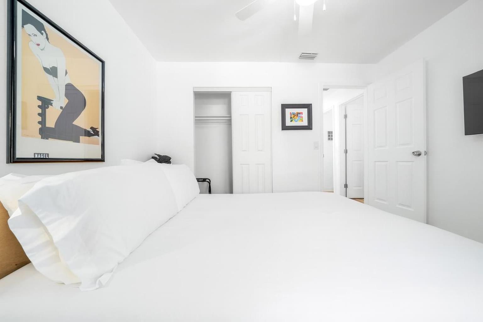 The Happy Haven - Near Manatee Tours - Pet Friendly
