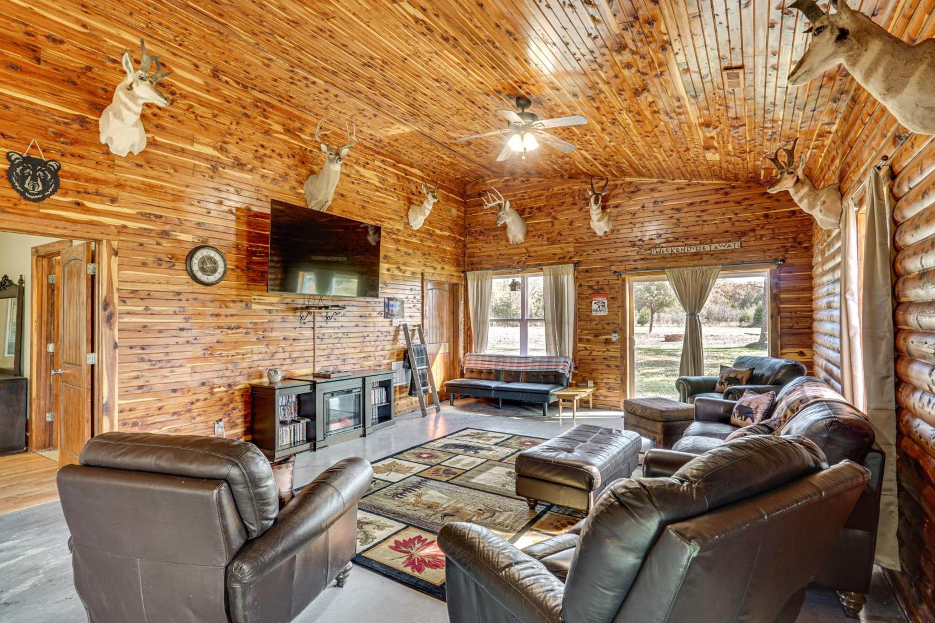 On 17 Acres! Countryside Retreat in Louisburg