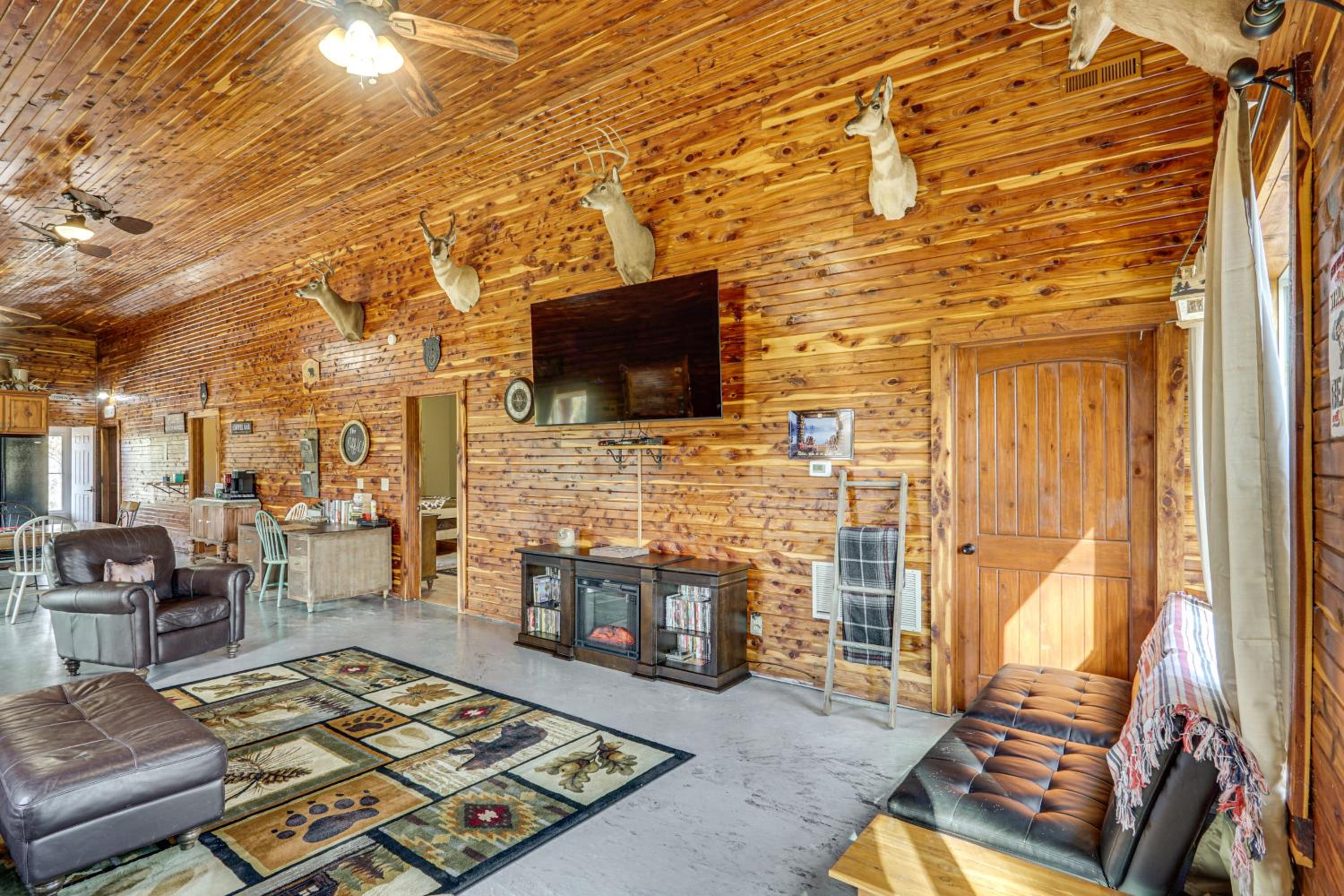 On 17 Acres! Countryside Retreat in Louisburg
