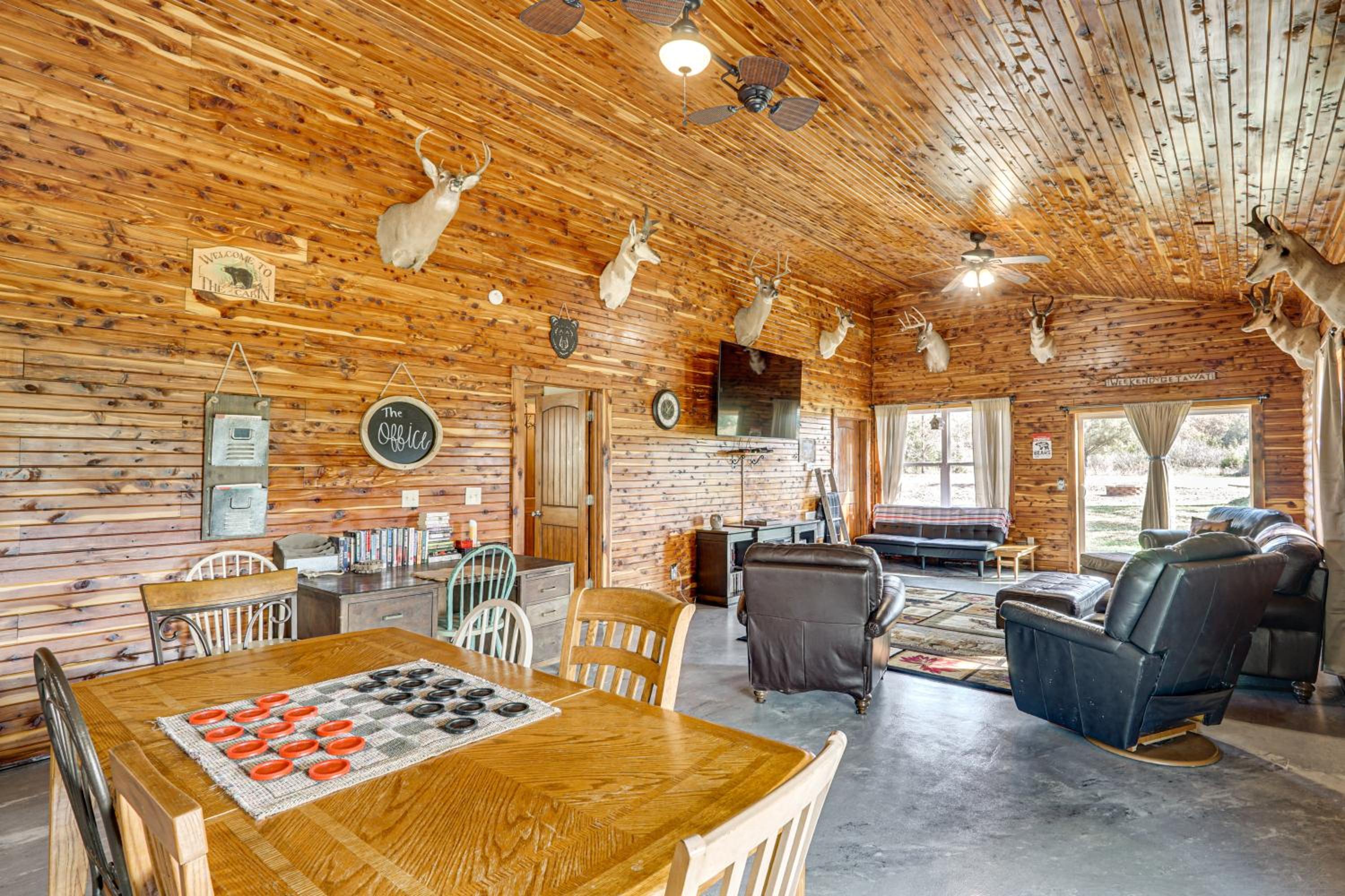 On 17 Acres! Countryside Retreat in Louisburg