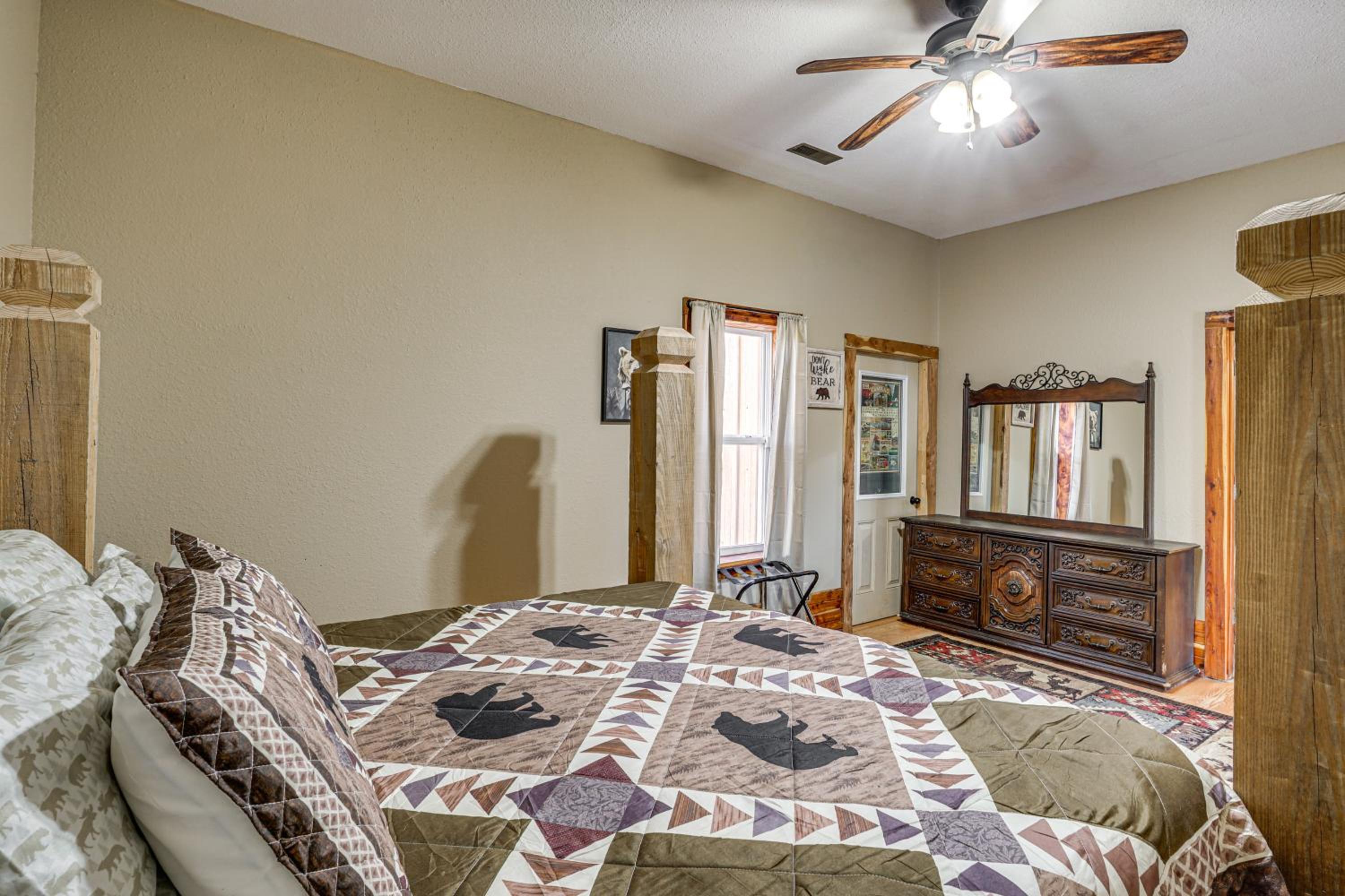 On 17 Acres! Countryside Retreat in Louisburg