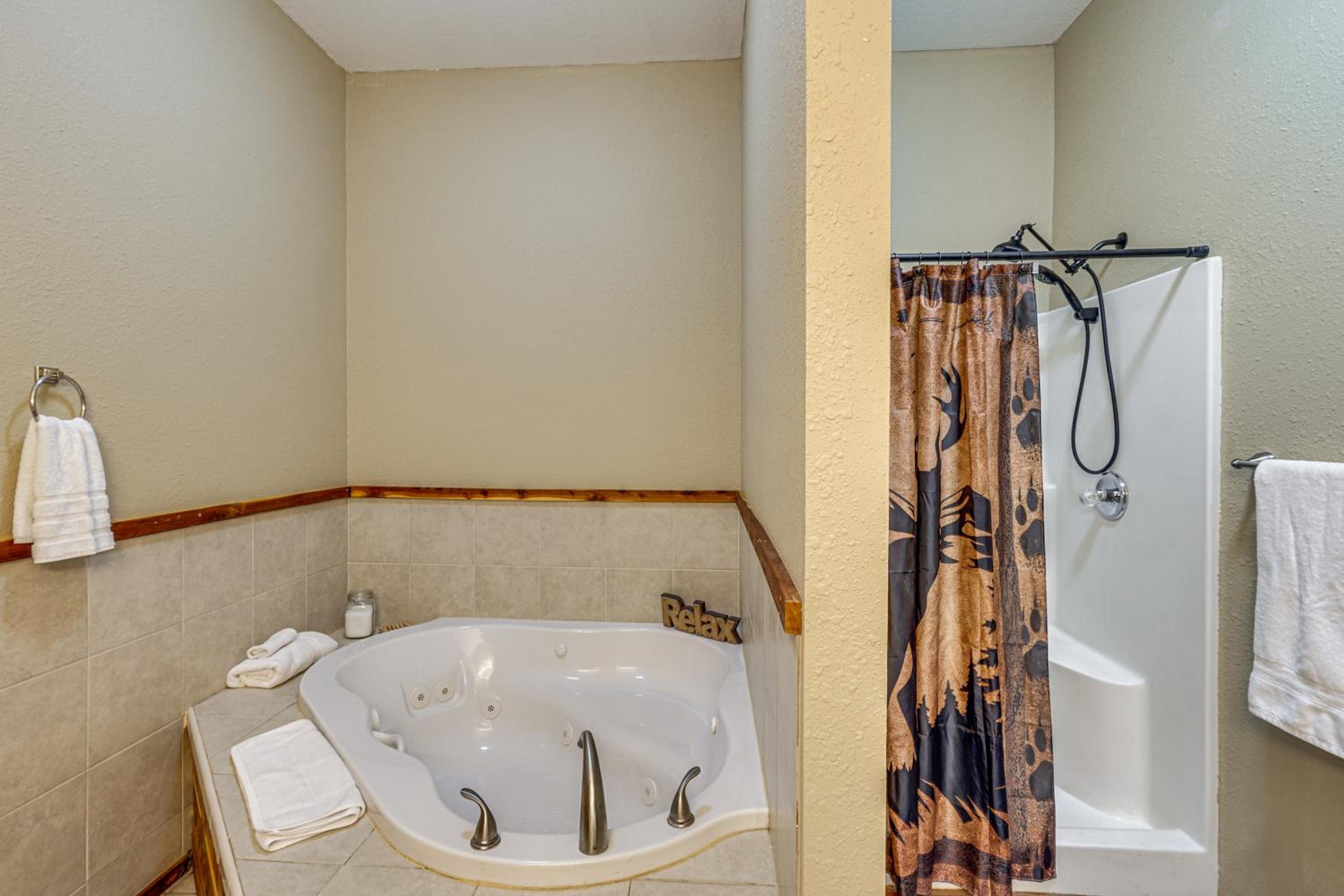 On 17 Acres! Countryside Retreat in Louisburg