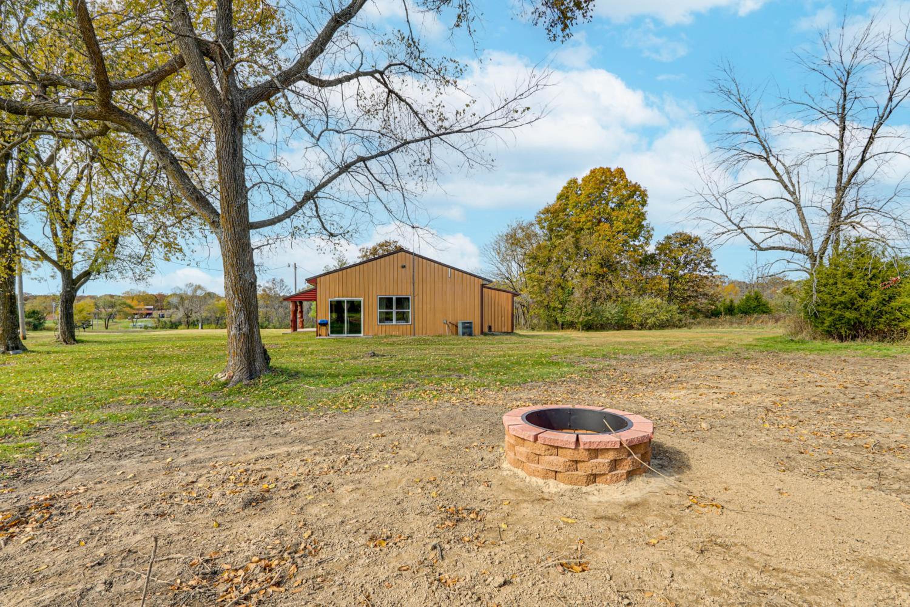 On 17 Acres! Countryside Retreat in Louisburg